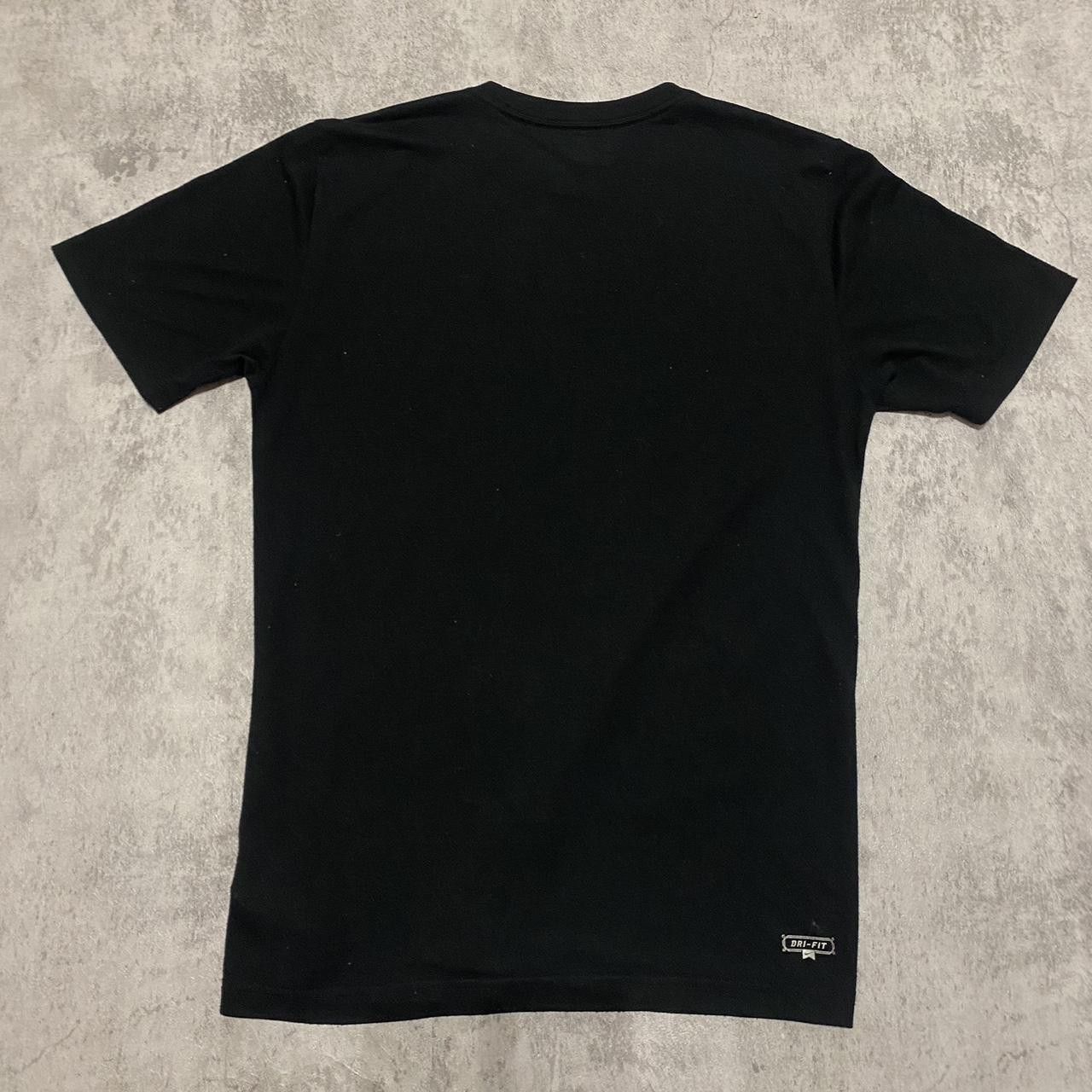 Nike Black and pink Nike skateboarding tee Size US M / EU 48-50 / 2 - 3 Thumbnail