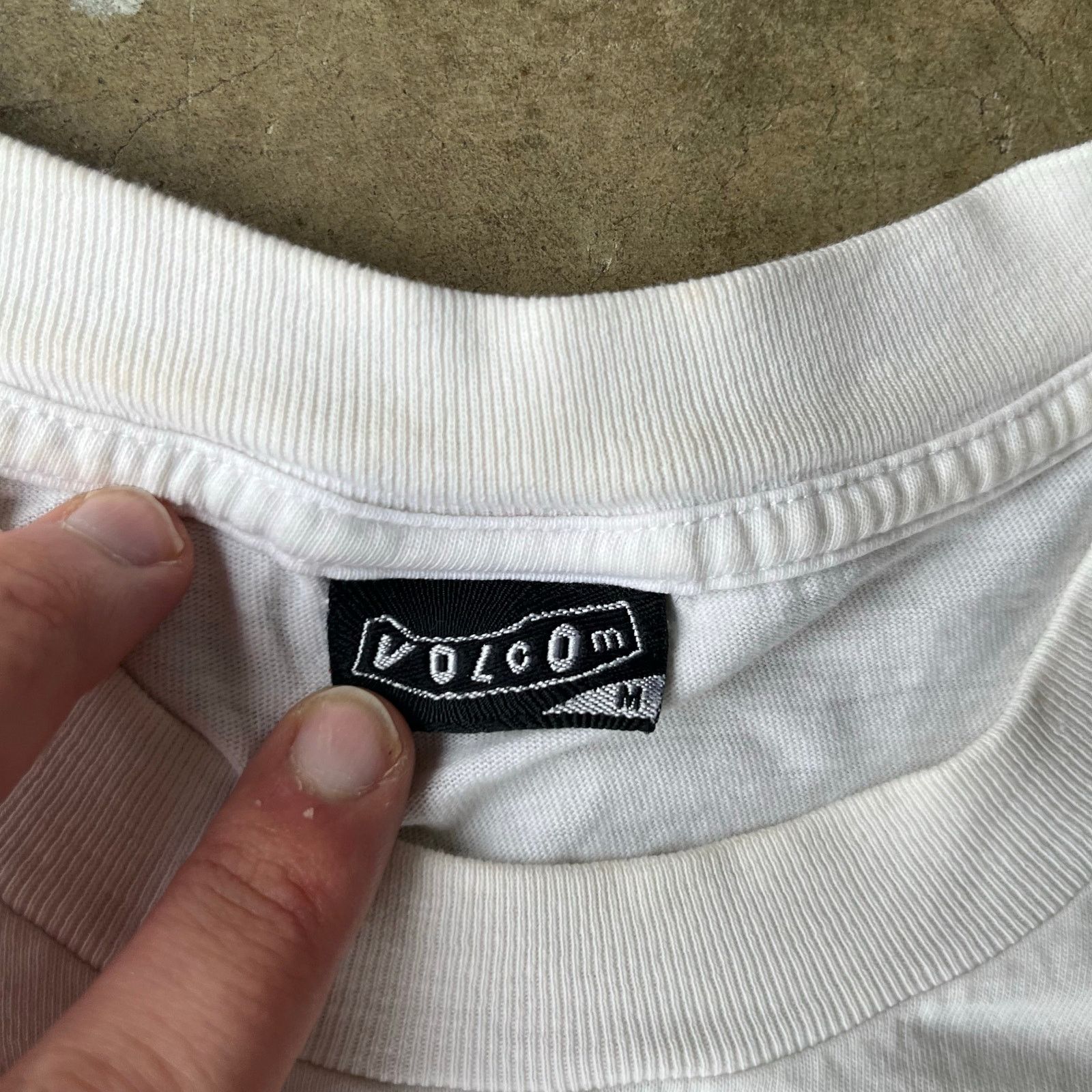 Vintage VINTAGE VOLCOM WHITE SHIRT 00S MEDIUM Y2K 00S GRUNGE Size US M / EU 48-50 / 2 - 4 Thumbnail