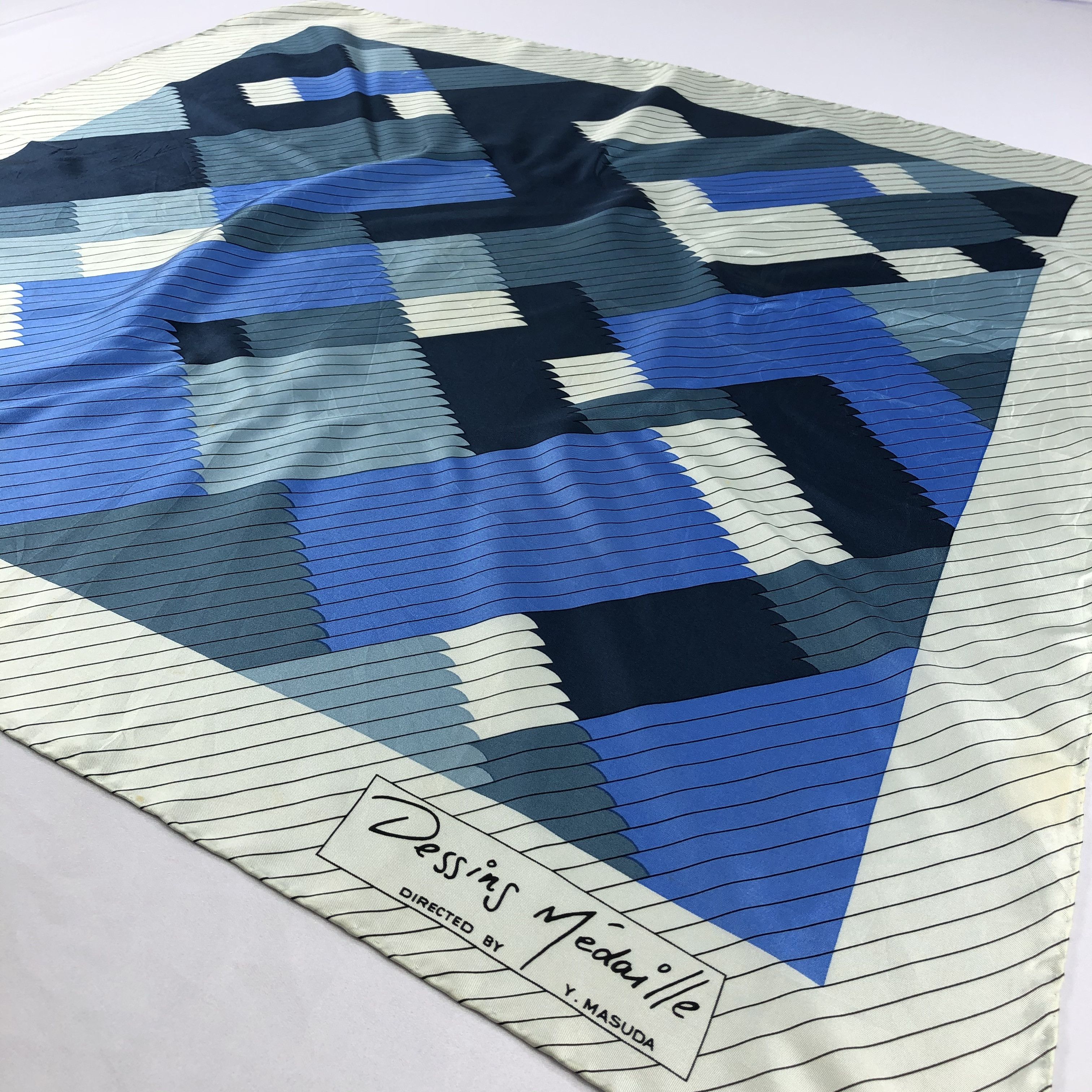 Vintage Vintage Dessins Medaille by Y. Masuda Silk Scarf M331 Size ONE SIZE - 4 Thumbnail