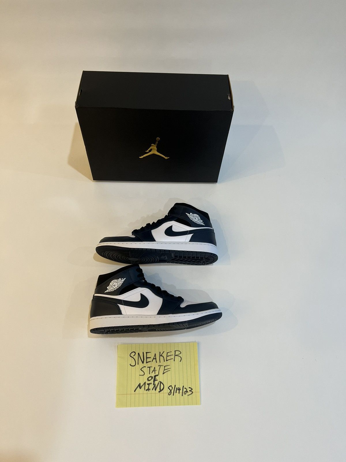 Jordan Brand × Nike BRAND NEW AIR JORDAN 1 MID “ARMORY NAVY” SIZE: 9.5 FAST SHIP Size US 9.5 / EU 42-43 - 2 Thumbnail