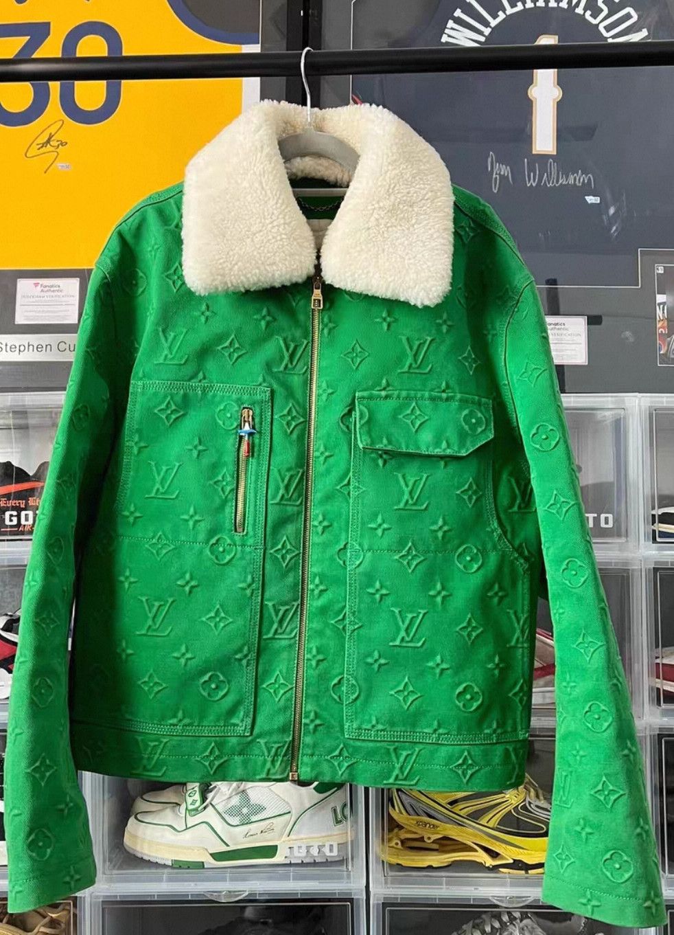 Louis Vuitton Louis Vuitton Green Denim Jacket with Fur Collar - dmc. Size US M / EU 48-50 / 2 - 2 Thumbnail