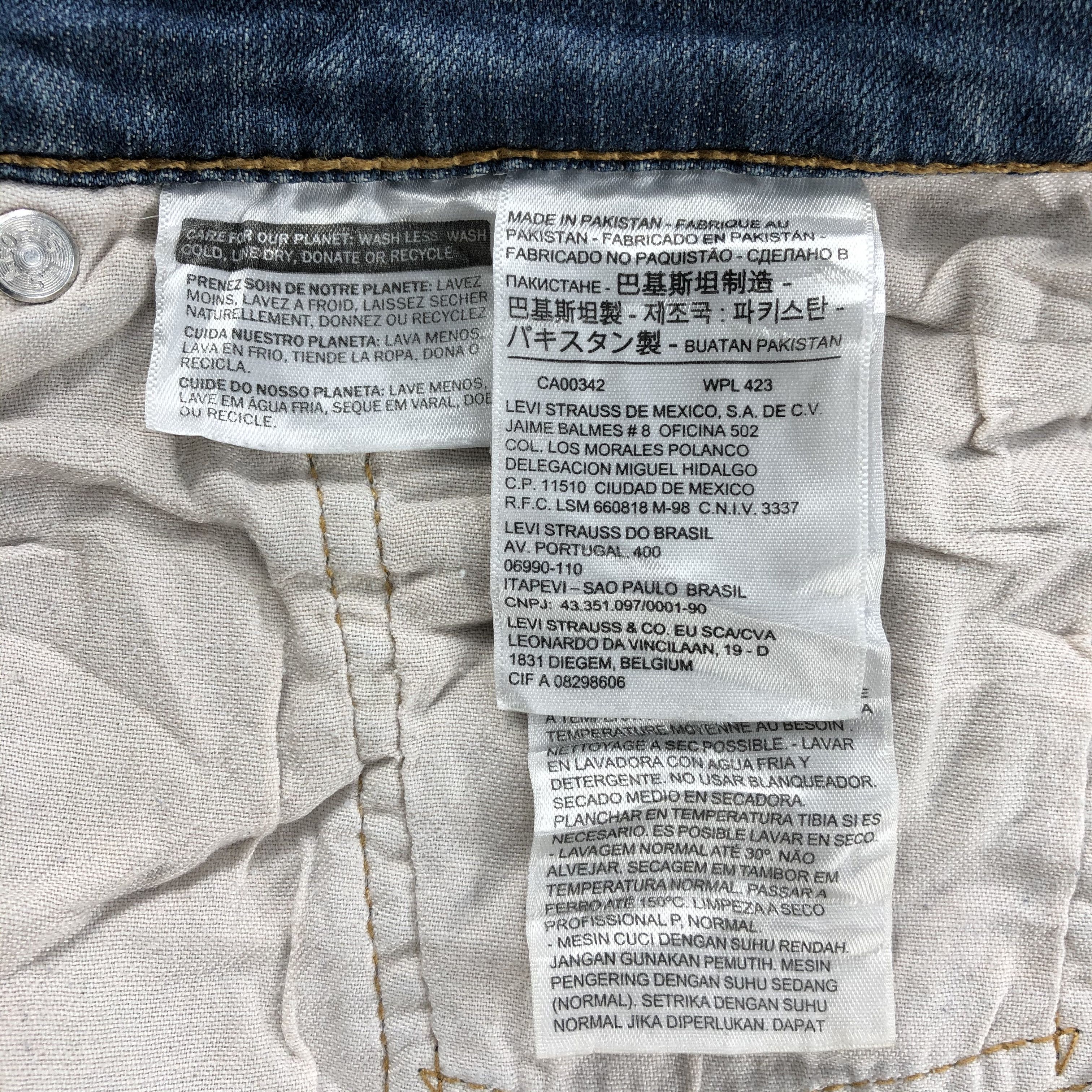 Levi's Distressed Vintage Levis 514 Jeans Blue Wash Denim-J1104 Size US 41 - 11 Thumbnail
