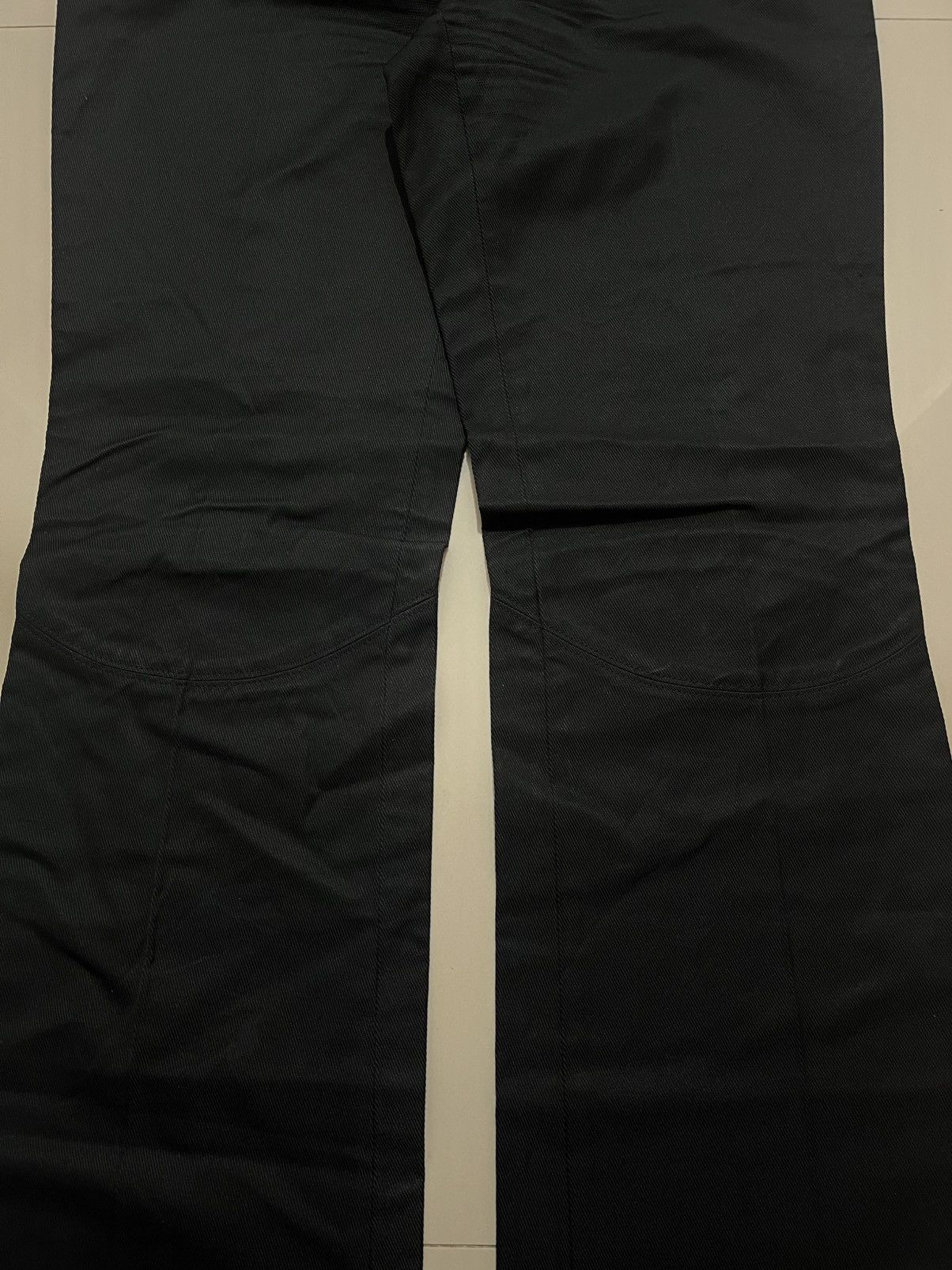 Gucci FW2003 GUCCI BY TOM FORD BUCKLE FLARED PANTS Size US 28 / EU 44 - 11 Thumbnail