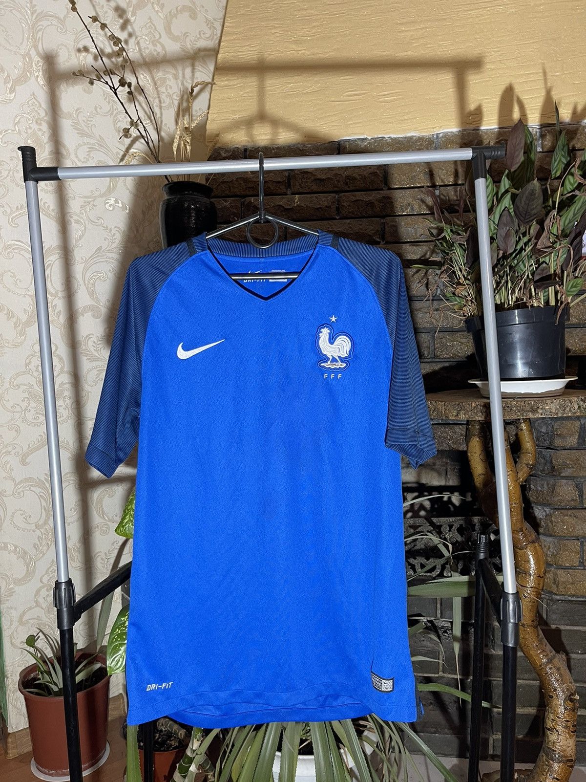 Nike France 2016/2017 National Team Home Jersey Nike Shirt Size US M / EU 48-50 / 2 - 1 Thumbnail
