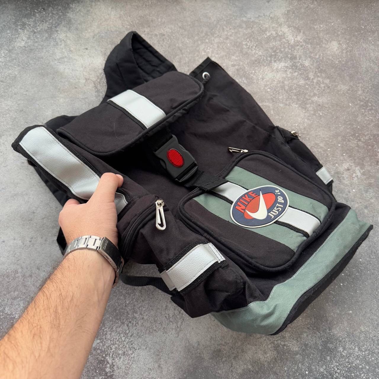 Hypebeast Nike Vintage Swoosh Logo Backpack Size ONE SIZE - 8 Thumbnail