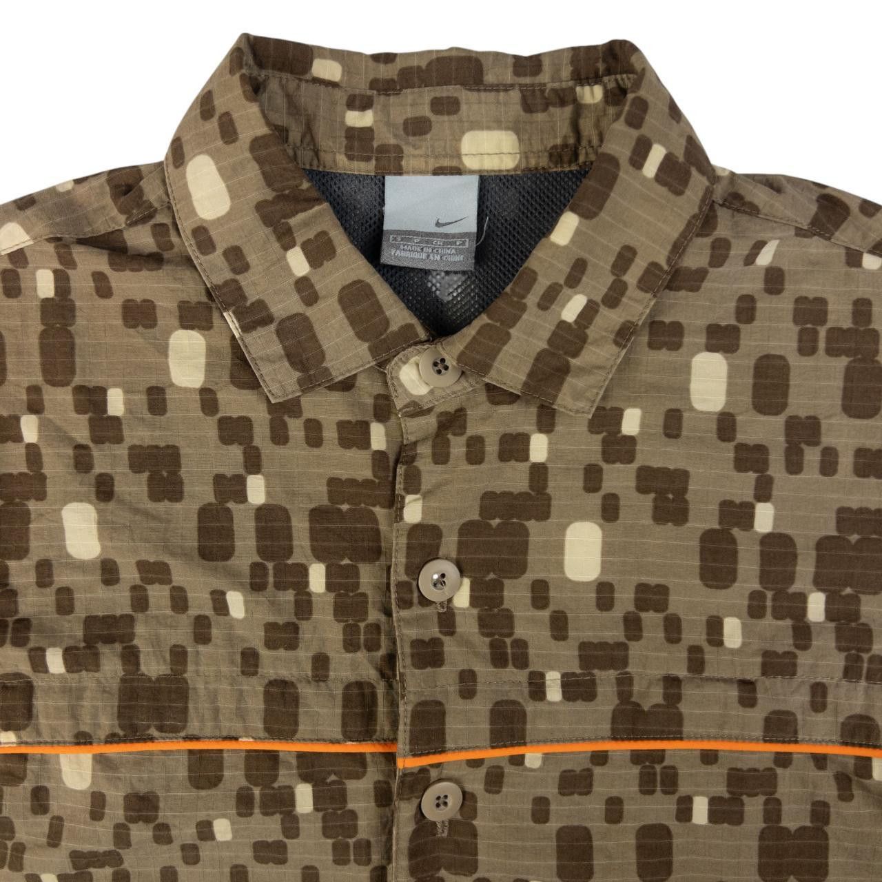 Nike Vintage Nike Digital Camo Short Sleeve Button Up Shirt S Size US S / EU 44-46 / 1 - 3 Thumbnail