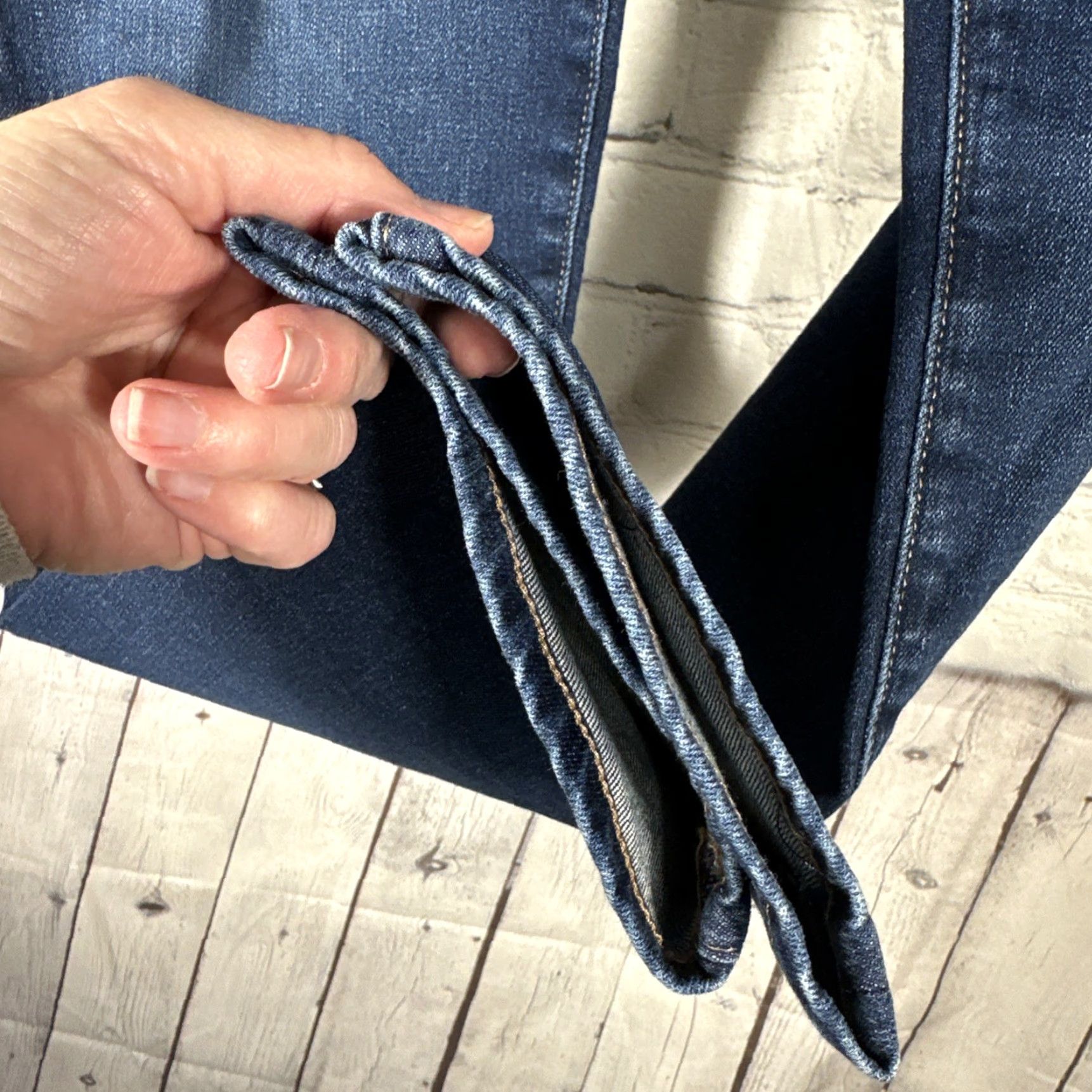 Vintage AG Adriano Goldschmied Jeans Womens 30 Prima AG Cigarette Leg Denim Solid Blue 5-Pocket Ankle Mid Rise 28in Inseam Cotton Spandex Jeans Womens Size 30" / US 8 / IT 44 - 3 Thumbnail
