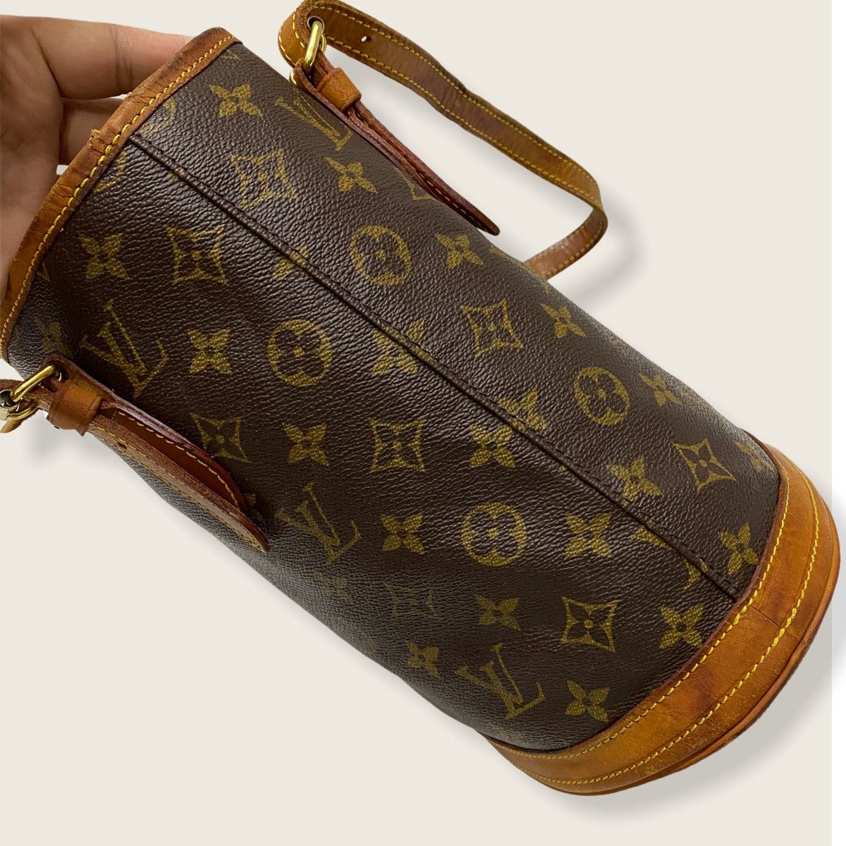 Louis Vuitton ‼️LASTDROP‼️ AUTHENTIC LOUIS VUITTON MONOGRAM BUCKET PM BAG Size ONE SIZE - 4 Thumbnail