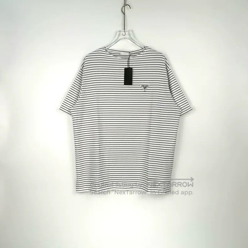 Prada Prada White striped patch letter triangle label short slee Size US XS / EU 42 / 0 - 3 Thumbnail