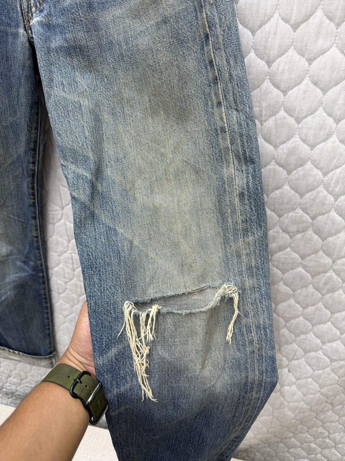 Levi's 🔥ARCHIVE VINTAGE LEVIS 501XX BIG E DISTRESSED SELVEDGE DENIM Size US 29 - 4 Thumbnail