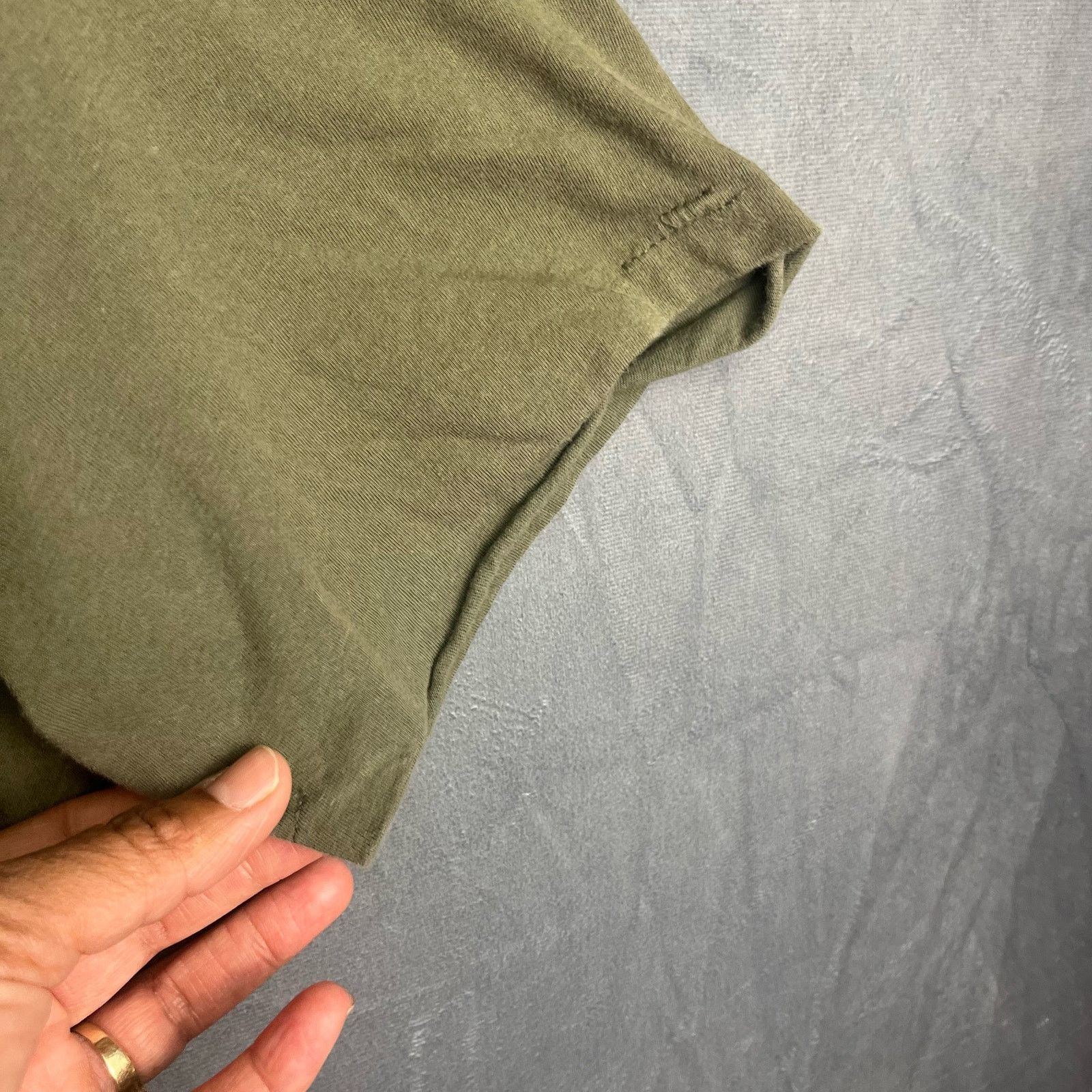 Other Pearl Jam 2022 Tour Shirt Band Rock Soft Army Green EE-04 Size US M / EU 48-50 / 2 - 3 Thumbnail