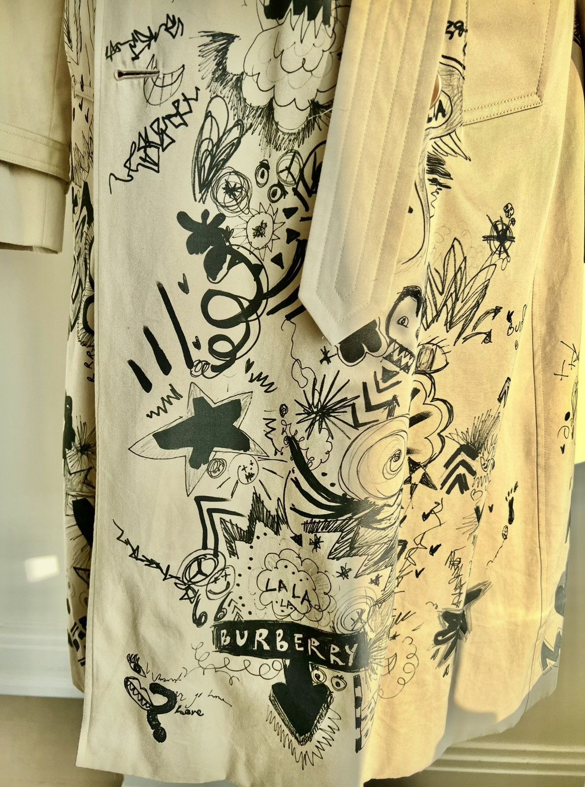 Burberry Burberry Graffiti Print Trench Coat- Size 50 Size US M / EU 48-50 / 2 - 3 Thumbnail