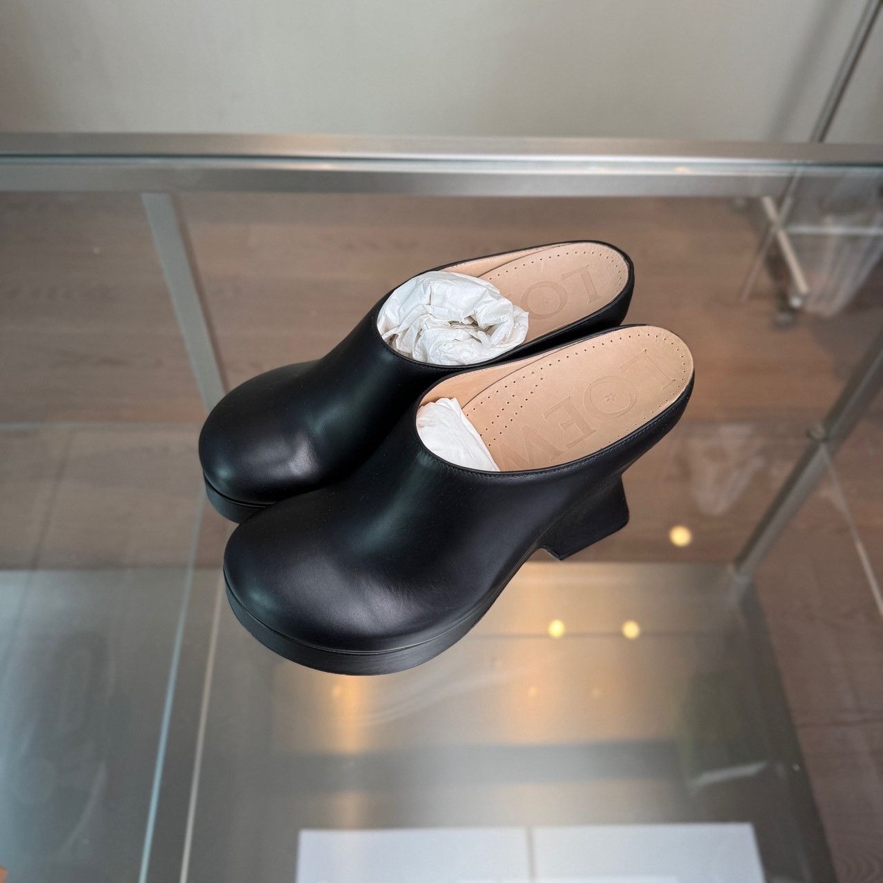 Loewe LOEWE Leather Clogs Size US 7 / IT 37 - 1 Thumbnail
