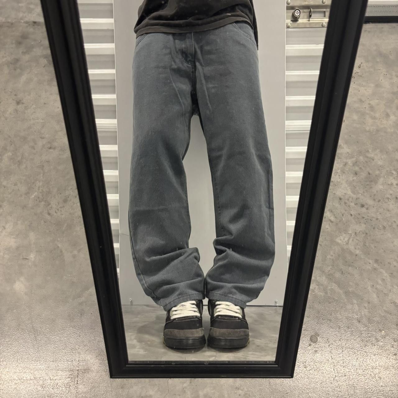 Japanese Brand × Vintage Crazy Vintage Y2K/2000s Faded Dark Blue Wash Essential Denim Jeans! Size US 33 - 1 Thumbnail