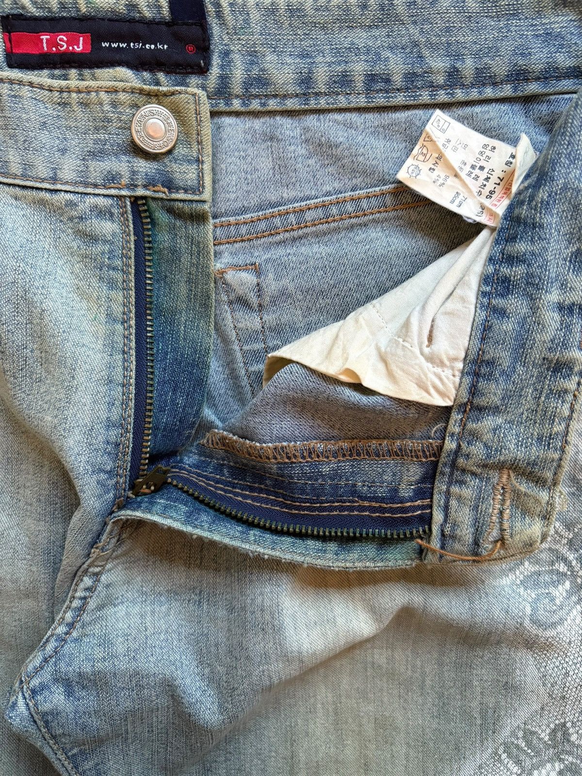 Japanese Brand Vintage Japanese Brand Faded Wash Printed Flare Jeans Size 31" - 9 Thumbnail