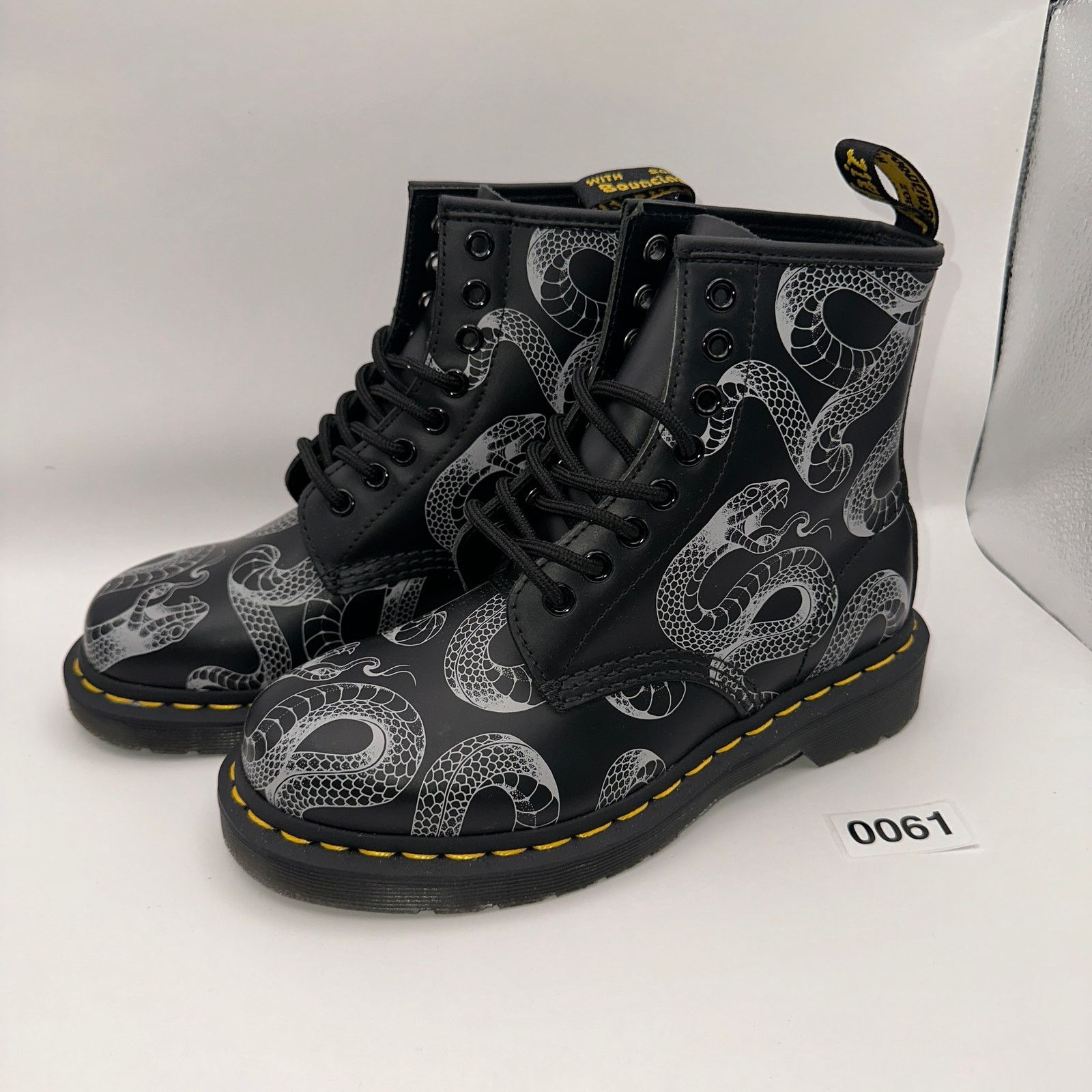 Dr. Martens Dr. Martens 1460 Men' Size 4 Women's Size 5 Serpent Print Size US 4 / IT 34 - 1 Thumbnail