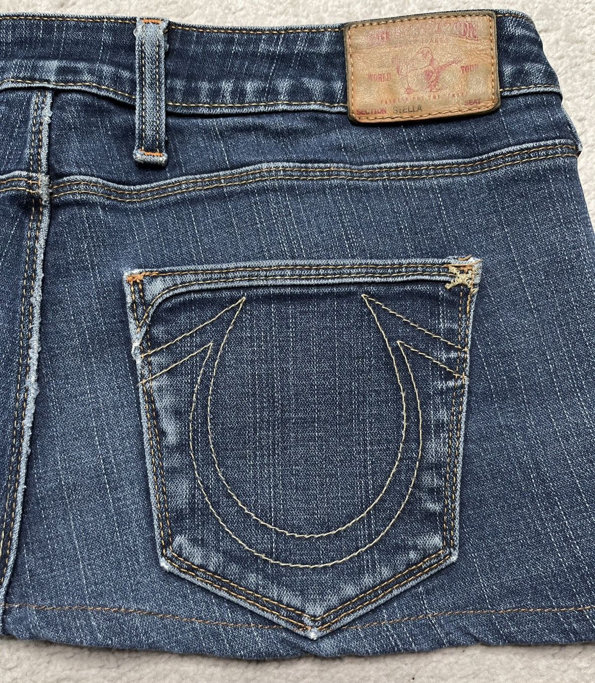 True Religion Vintage Blue Mini Denim Skirt Basic True Religion Low Rise Size 31" - 4 Thumbnail