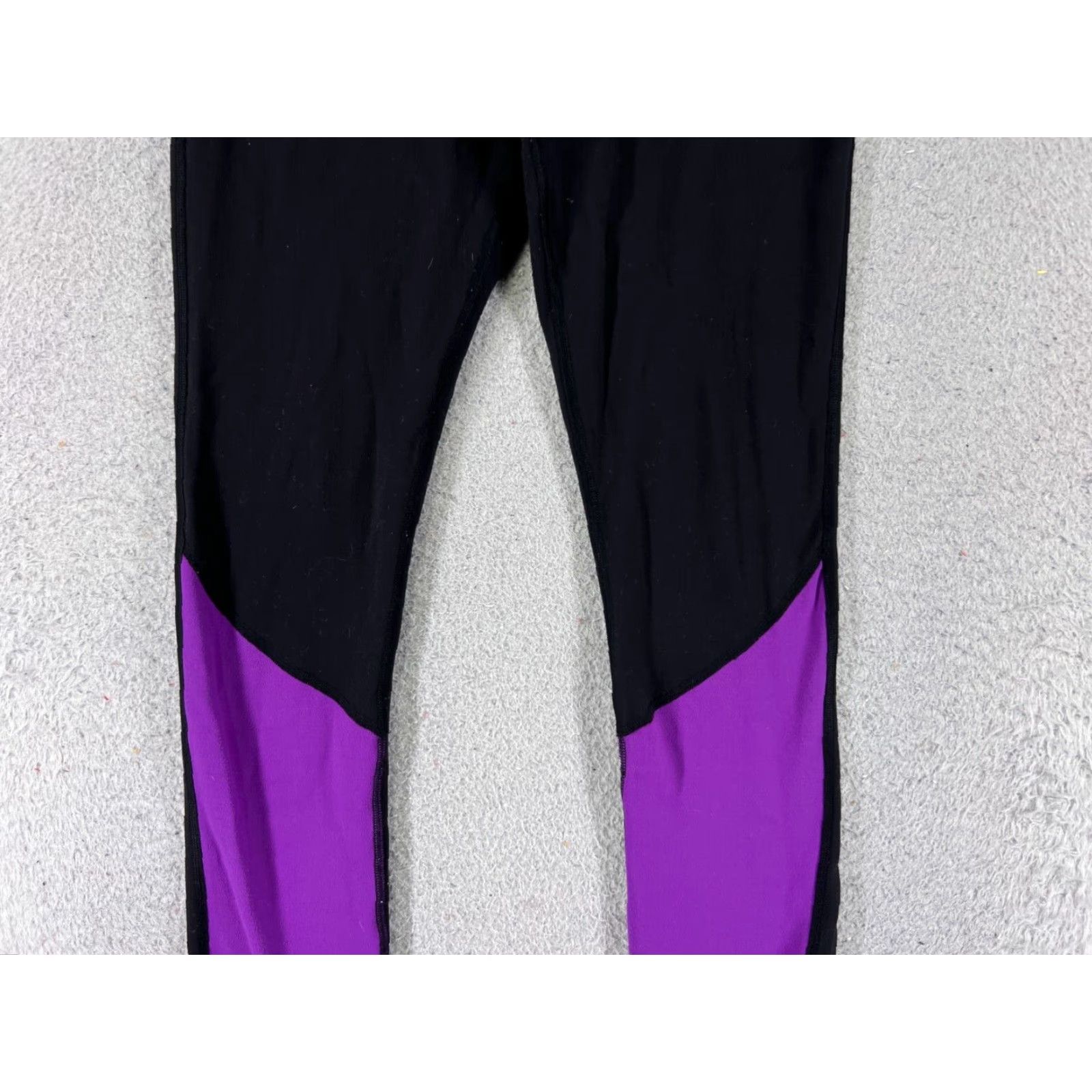 Lululemon Lululemon Women's Cropped Pants 8 Black Purple Nylon Blend Yoga Athleisure 28" Regular Fit Size 30" / US 8 / IT 44 - 3 Thumbnail