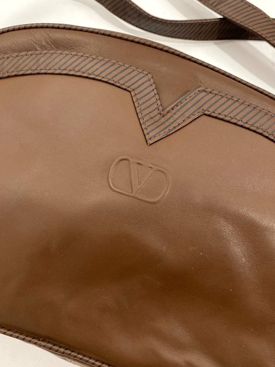 Valentino Valentino Garavani V Logo Leather Hand Shoulder Bag Vintage Size ONE SIZE - 3 Thumbnail