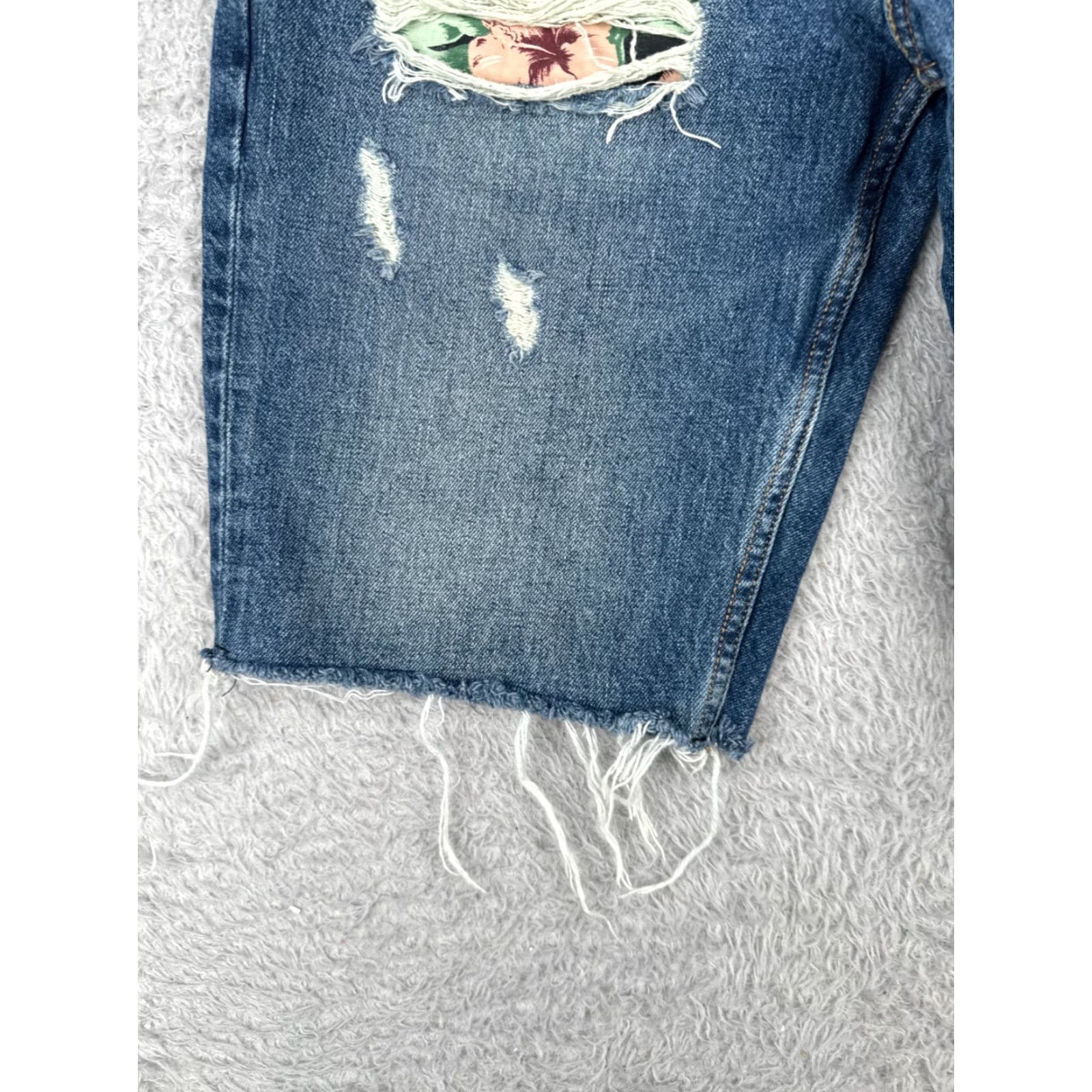 Levi's Levi's Women Short Cut-Off Blue Denim 511 Distressed 31x11 Patch Floral 32 Regular Jeans Size 24" / US 00 / IT 34 - 3 Thumbnail