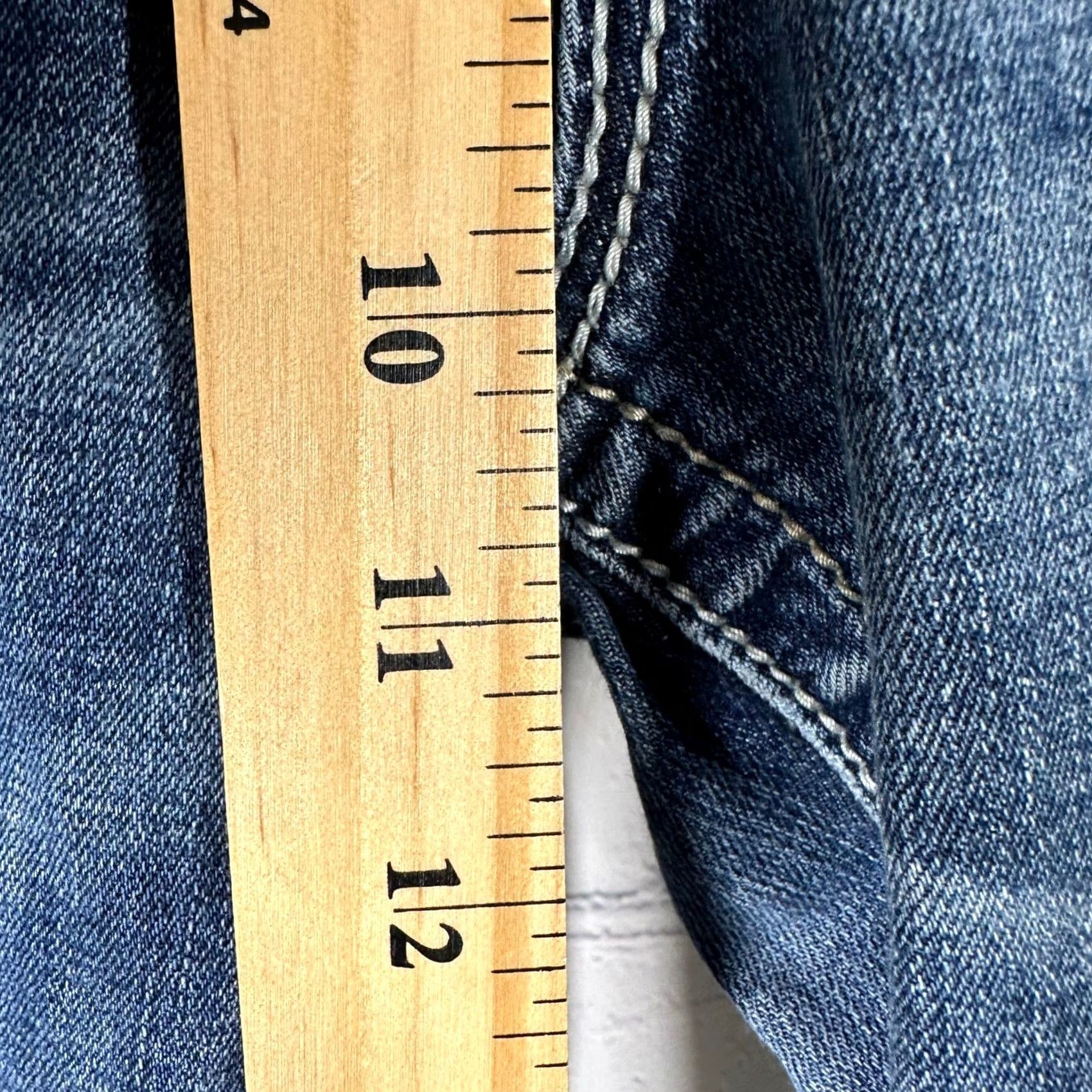 Miss Me Miss Me Jeans Distressed Straight Leg Medium Wash Blue Denim Embellished Rhinestone Pockets 5-Pocket Logo M Western Y2K Womens 32x33 Jeans Size 24" / US 00 / IT 34 - 4 Thumbnail