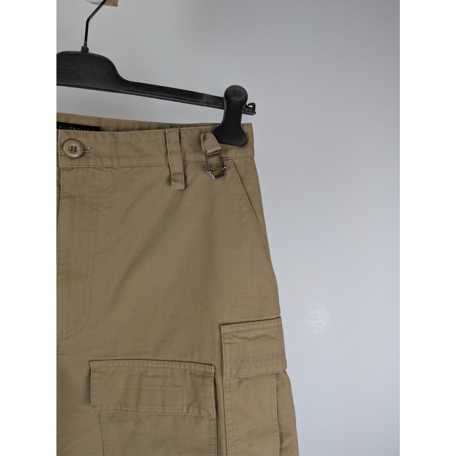 Balenciaga o1rshd1 Cotton Ripstop Patched Cargo Pants in Beige Size US 26 / EU 42 - 4 Thumbnail