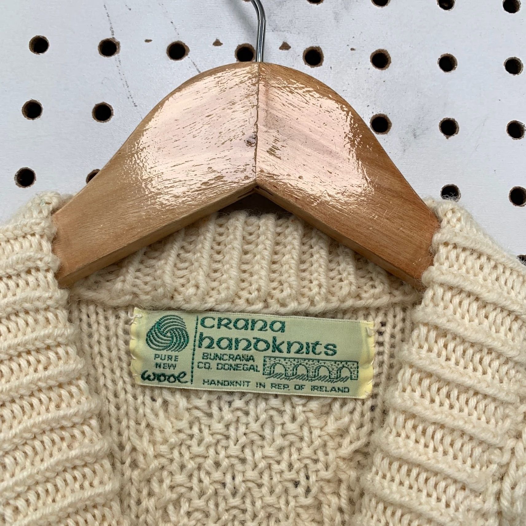 Vintage VINTAGE Crana Handknits Wool Sweater Womens M Beige Cable Chunky Knit Ireland Pullover Winter Casual Womens Size M / US 6-8 / IT 42-44 - 3 Thumbnail