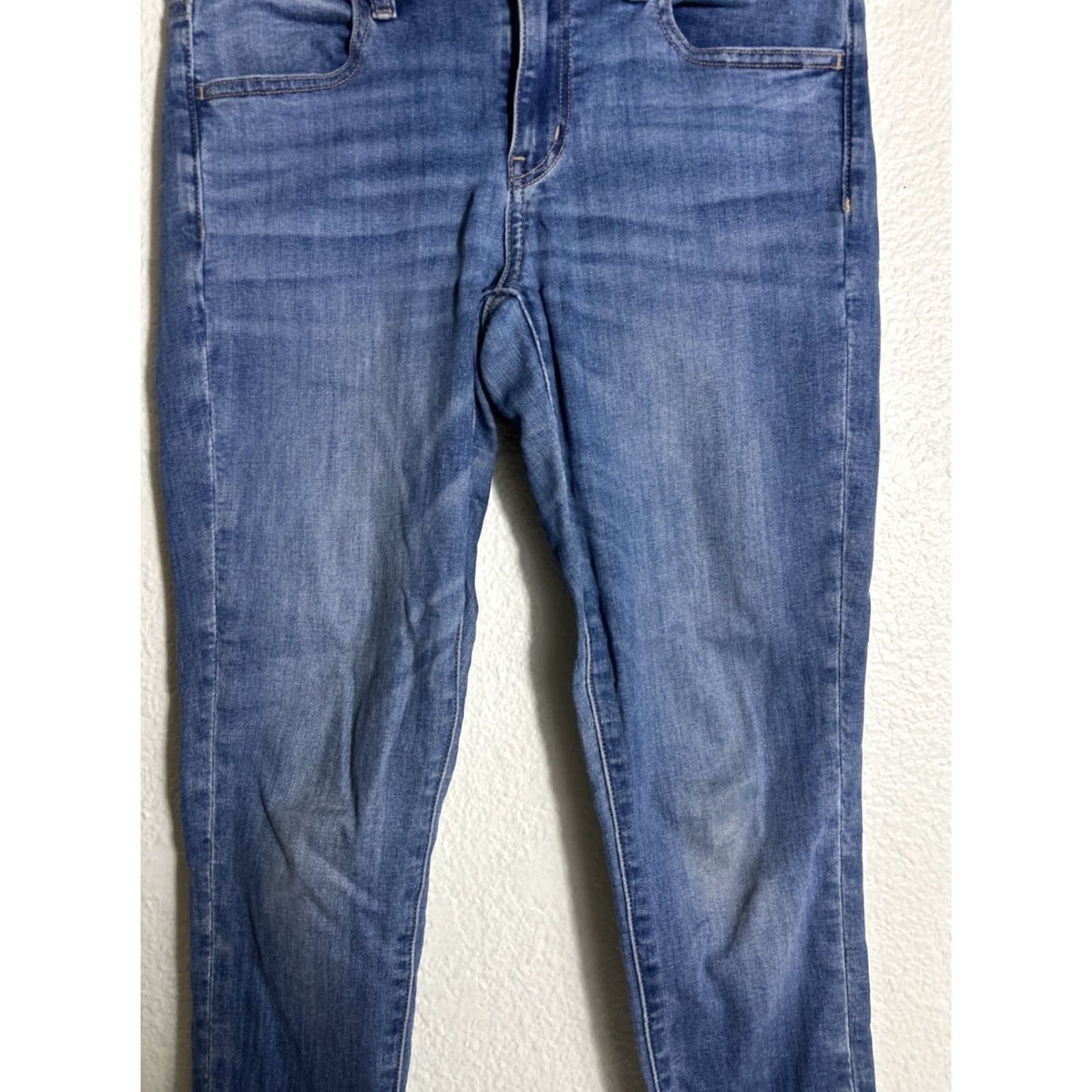 American Eagle Outfitters american eagle next level stretch jegging Jeans Women’s 6 Short Medium Wash Blue 28x27 Mens Women Girls? Size 28" / US 6 / IT 42 - 3 Thumbnail