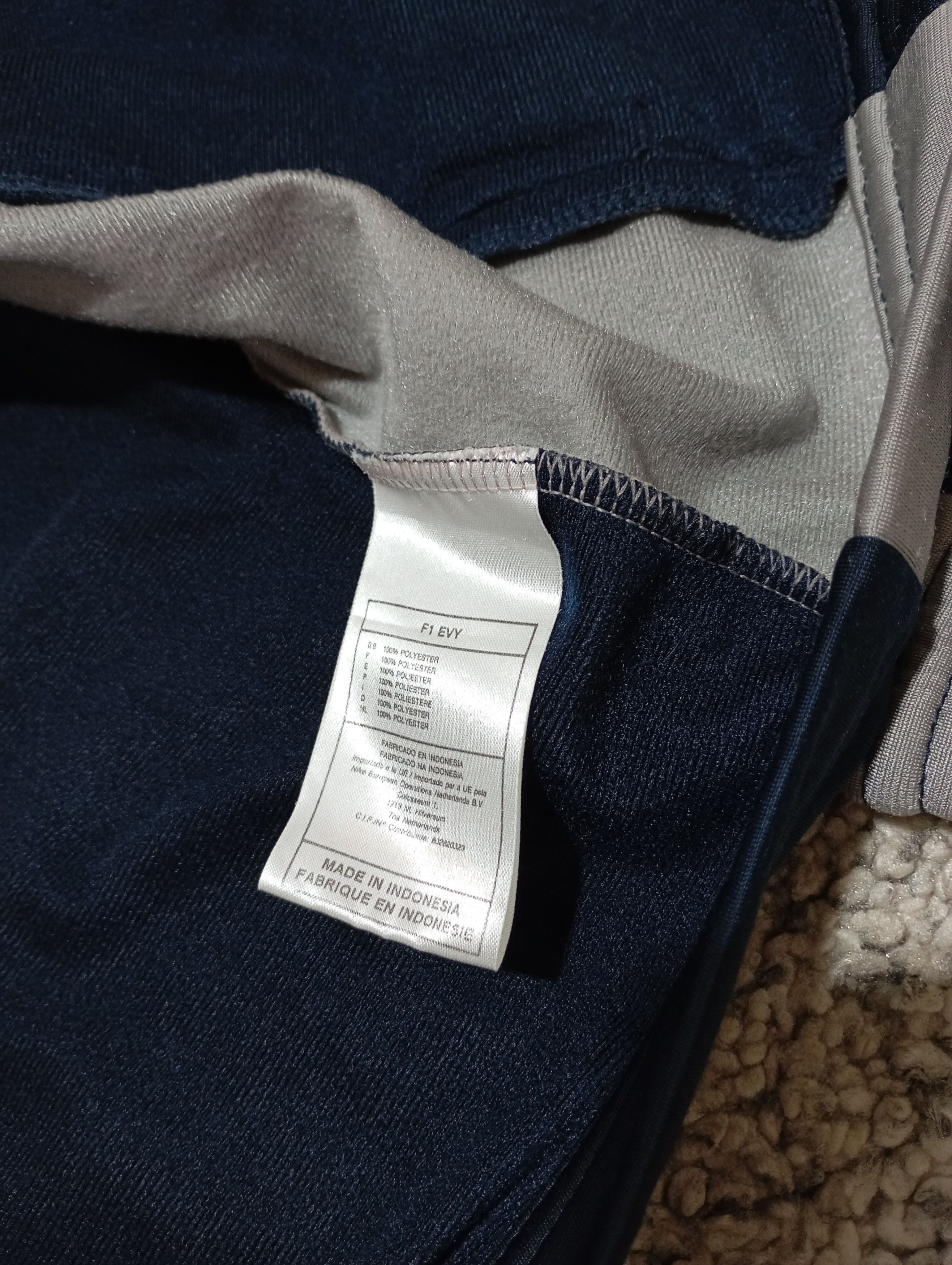 Nike Vintage Nike Track Oversized Jacket Y2K Style Size US M / EU 48-50 / 2 - 8 Thumbnail
