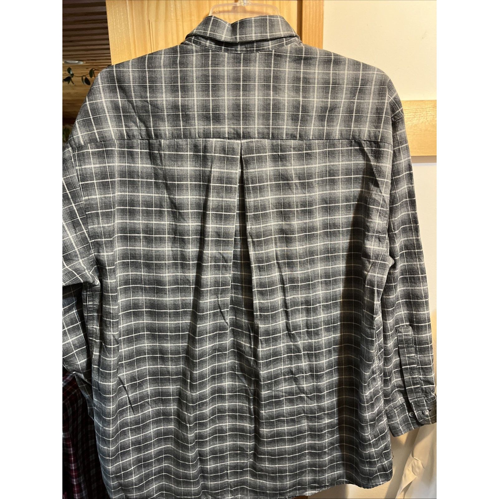Other TGI Fridays Button Up Shirt Men’s 16 32/33 Gray Plaid Cotton Size US L / EU 52-54 / 3 - 8 Thumbnail