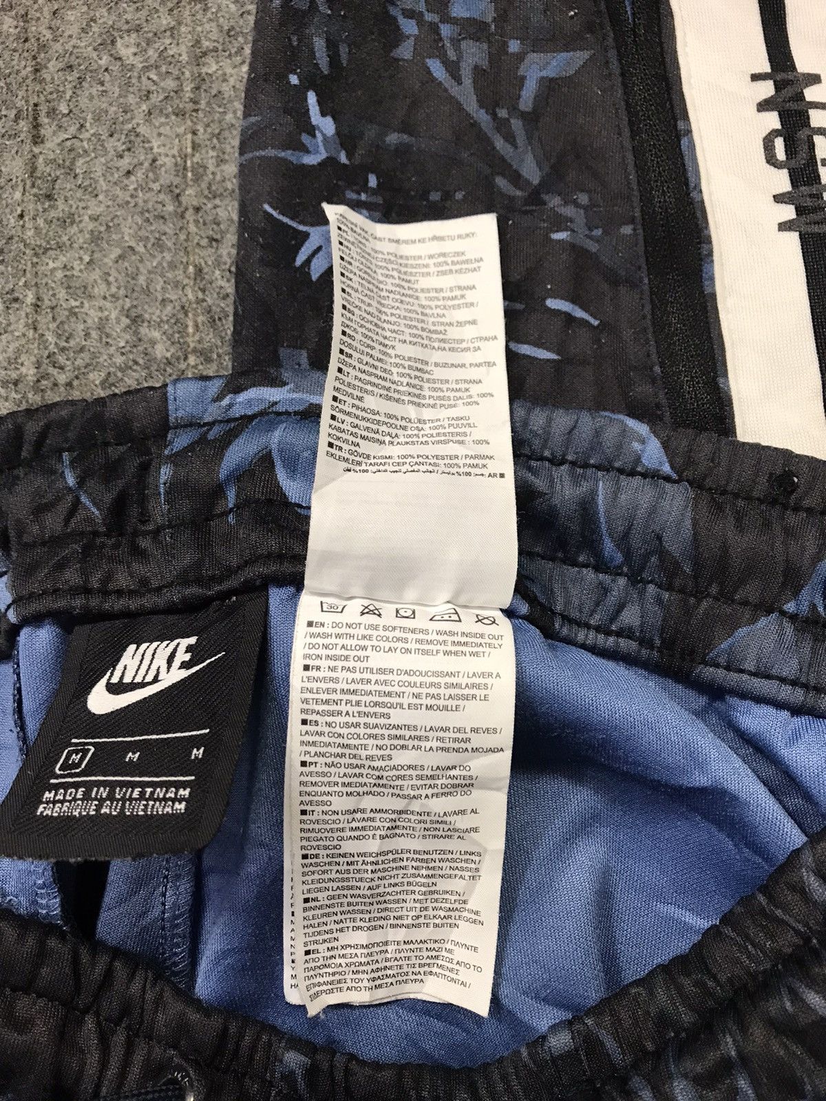 Nike Nike Sportwear Floral Tracksuit Jogger Pant Stretchable Size 30" / US 8 / IT 44 - 6 Thumbnail