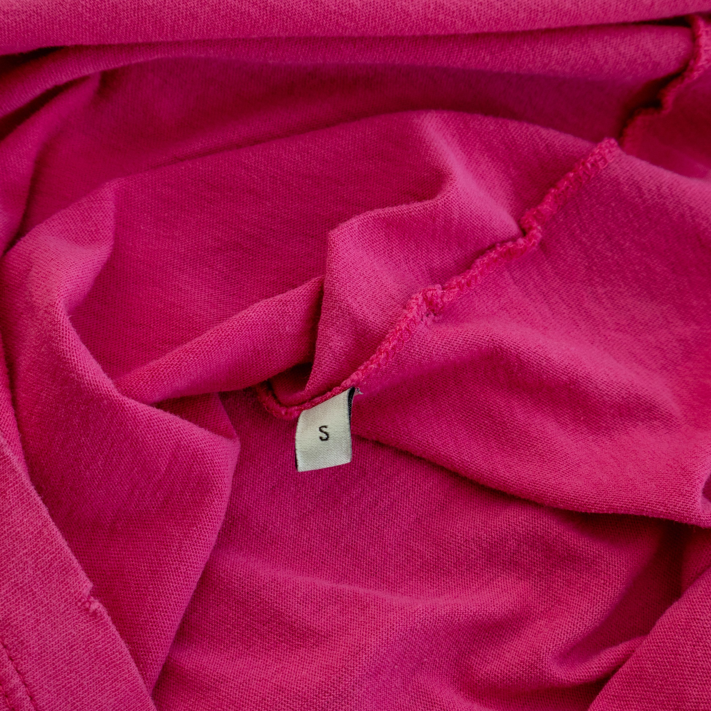 Gucci Gucci Men’s 2018 Guccy Hot Pink Cotton Love letter T-Shirt Size US S / EU 44-46 / 1 - 5 Thumbnail