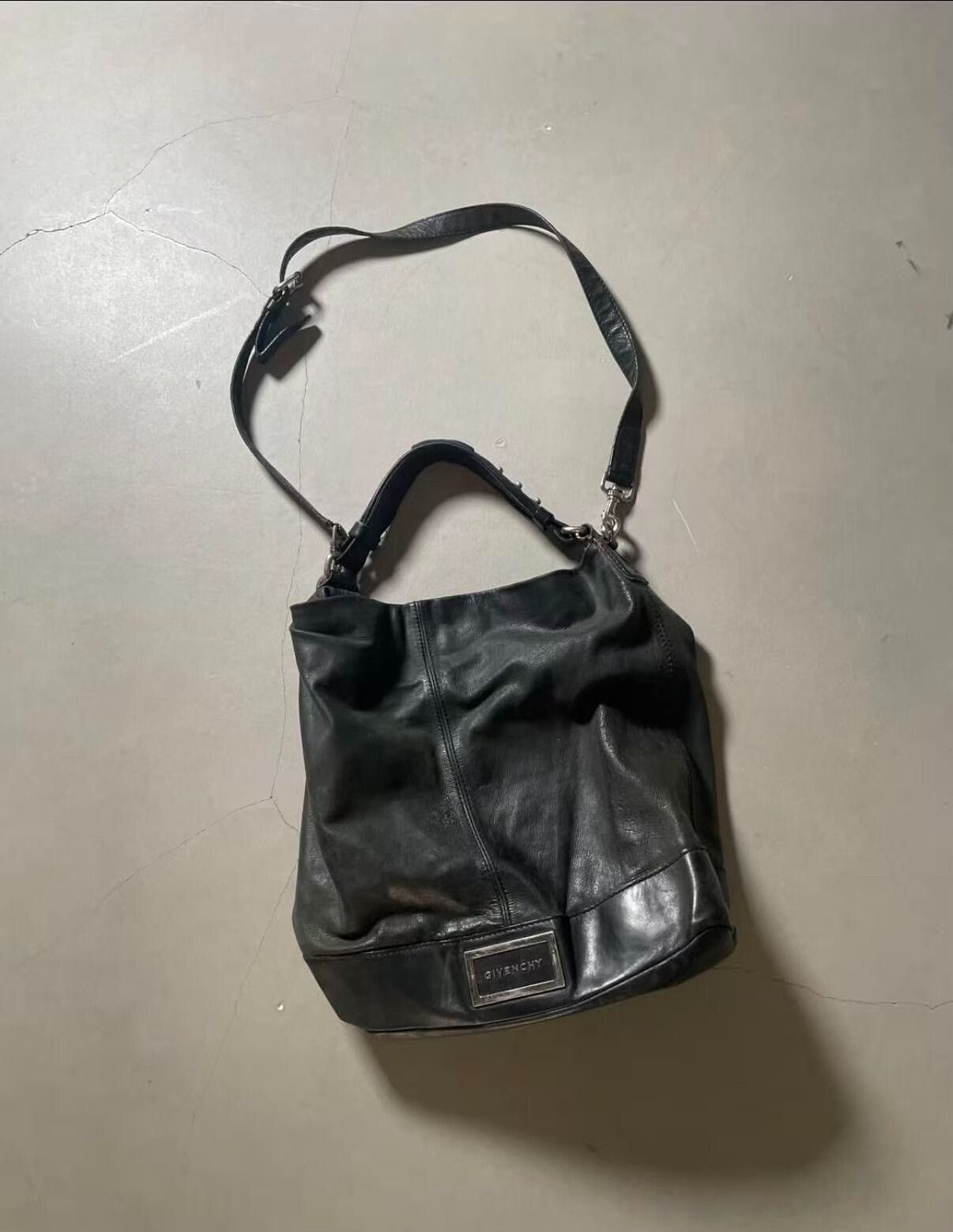 Givenchy Givenchy Two-Way Leather Crossbody Bag Size ONE SIZE - 1 Thumbnail