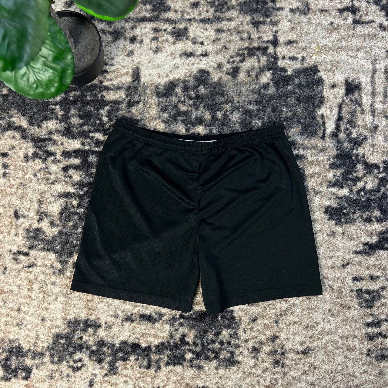Umbro Umbro Vintage Y2K Monogram Light Shorts Sportswear Style Size US 32 / EU 48 - 2 Thumbnail