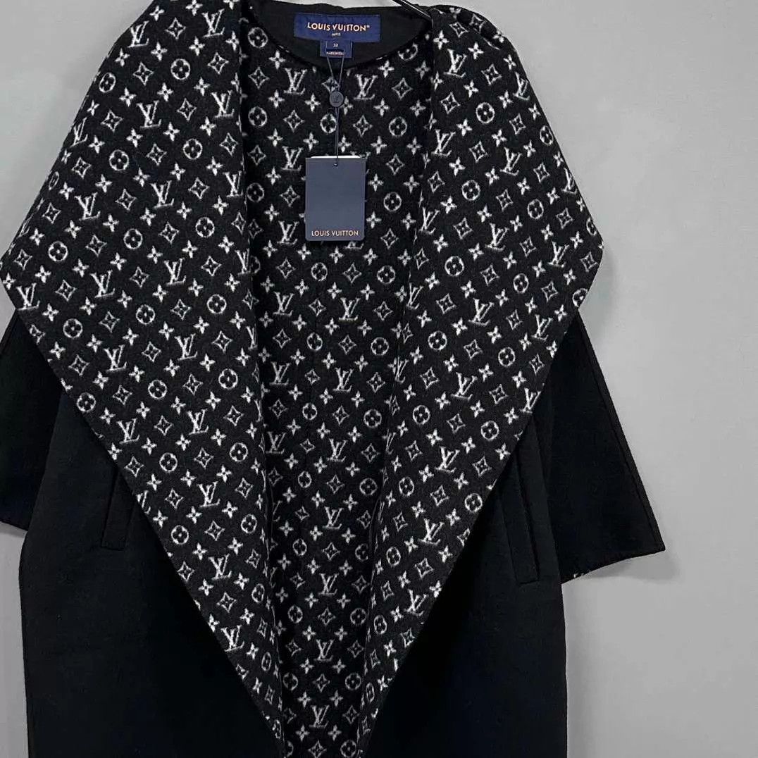 Louis Vuitton LV Monogram Cape Coat 25 New Size 32 Size XXS / US 00 / IT 34 - 7 Thumbnail