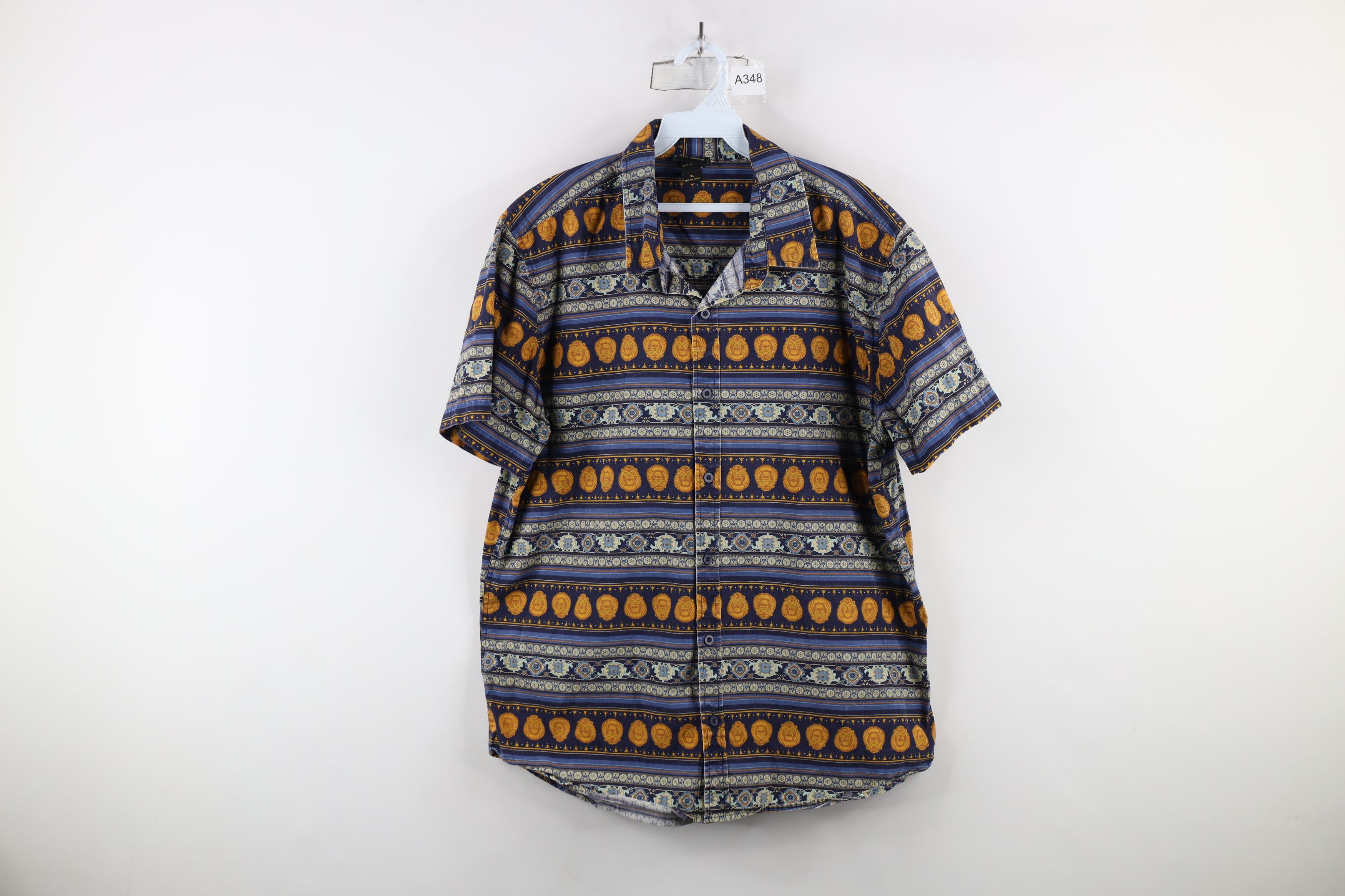 Disney × Vintage Vintage Y2K Disney Short Sleeve Collared Button Shirt Size US XL / EU 56 / 4 - 1 Thumbnail
