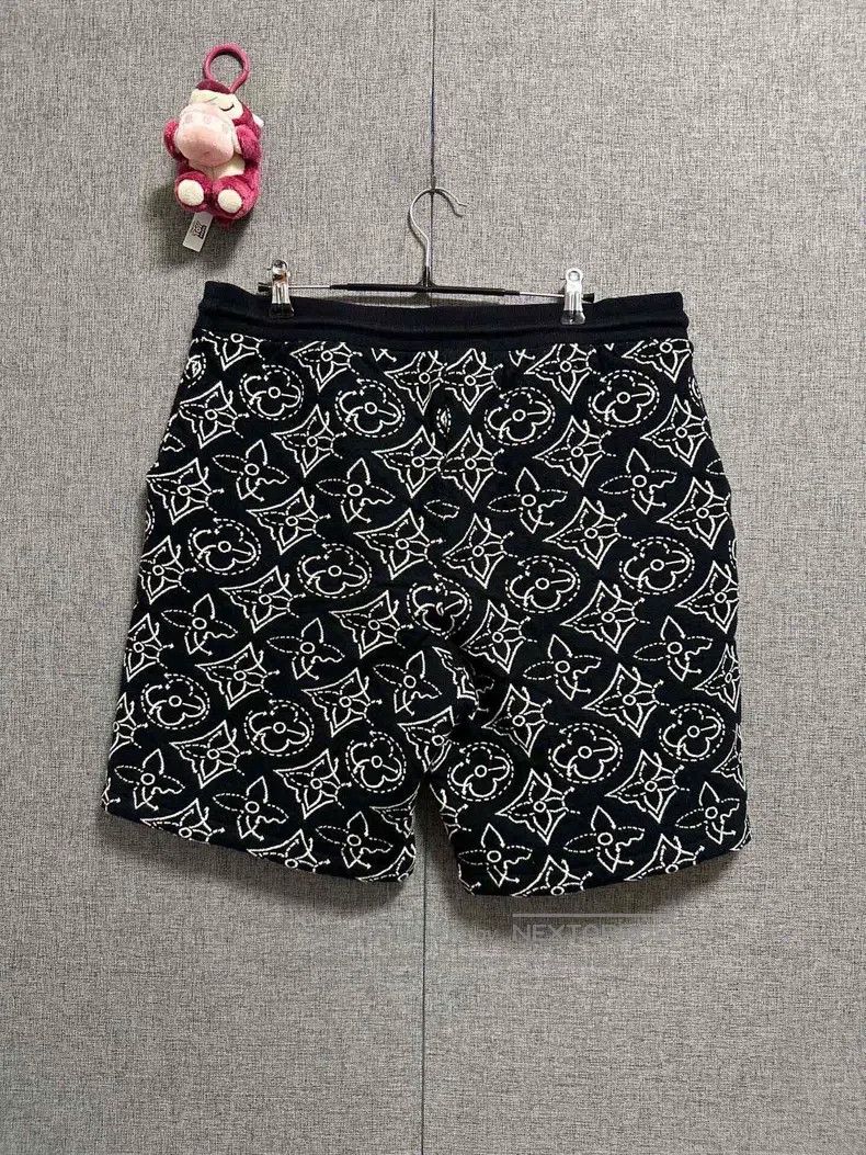 Louis Vuitton Louis Vuitton size xl Three-flower full-print embroidery sh Size US 28 / EU 44 - 2 Thumbnail