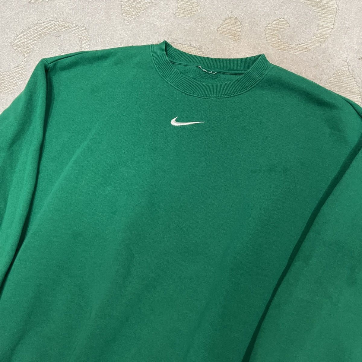 Nike Vintage Nike Green Crew Neck Center Swoosh Size US M / EU 48-50 / 2 - 1 Thumbnail