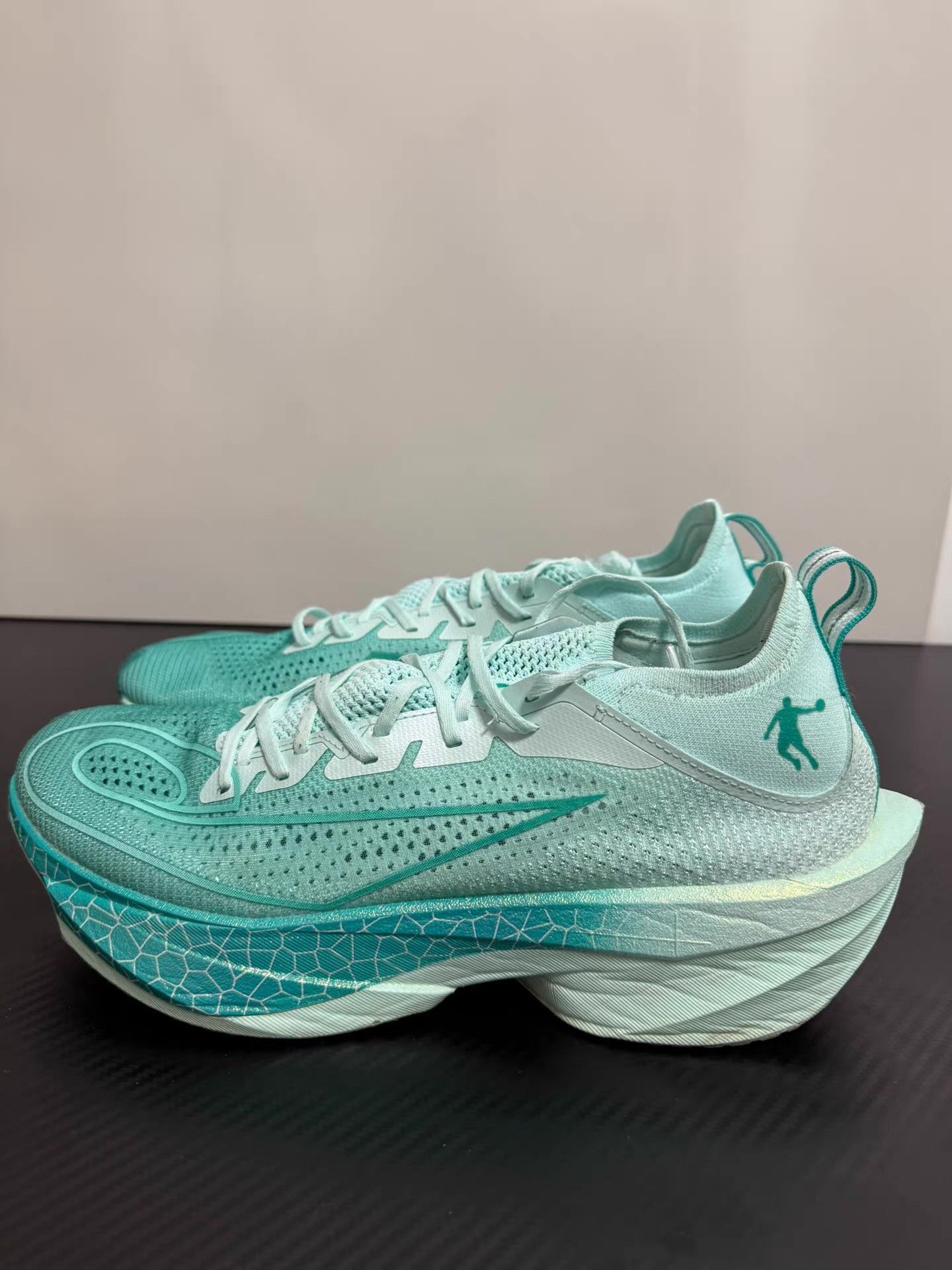 Nike Qiaodan Feiying PLAID 2.0 Q10 Size US 10.5 / EU 43-44 - 1 Thumbnail