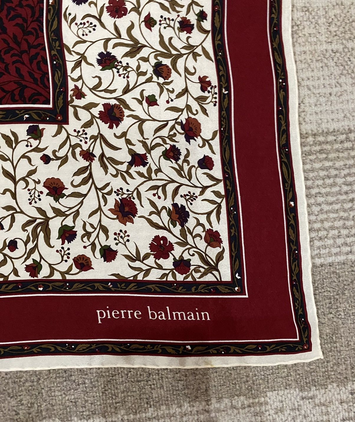 Pierre Balmain Pierre Balmain Scarves/Scarf/Neckerchief/Handkerchief Size ONE SIZE - 4 Thumbnail