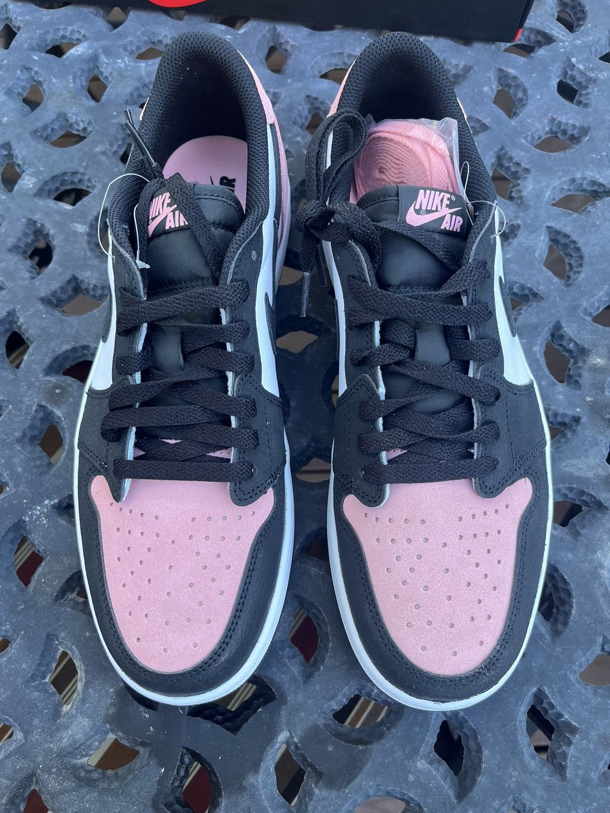 Jordan Brand Nike Jordan 1 Low Bleached Coral Size US 11.5 / EU 44-45 - 2 Thumbnail