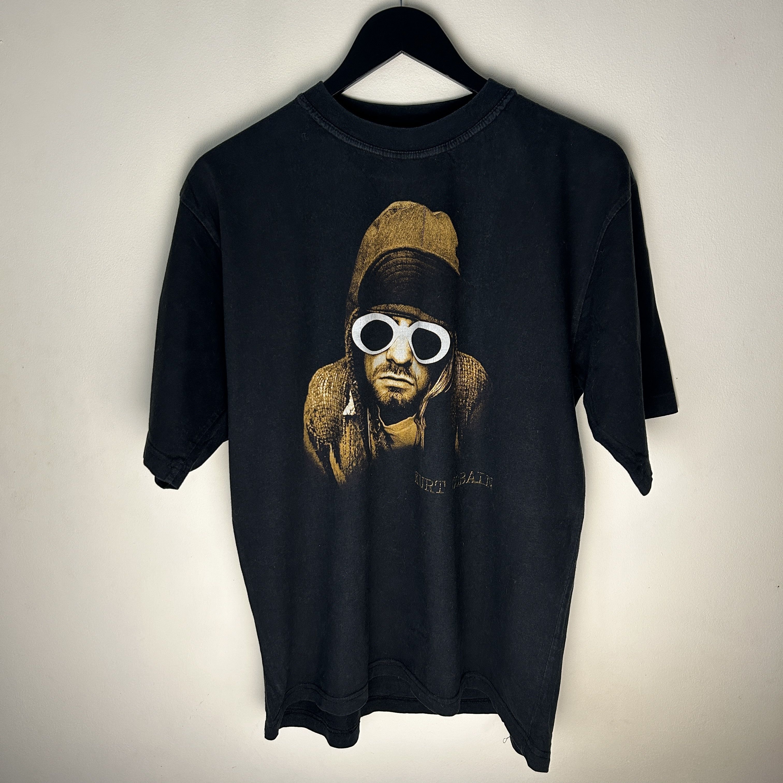 Band Tees Vintage Kurt Cobain Nirvana Band T-shirt Size US XL / EU 56 / 4 - 1 Thumbnail