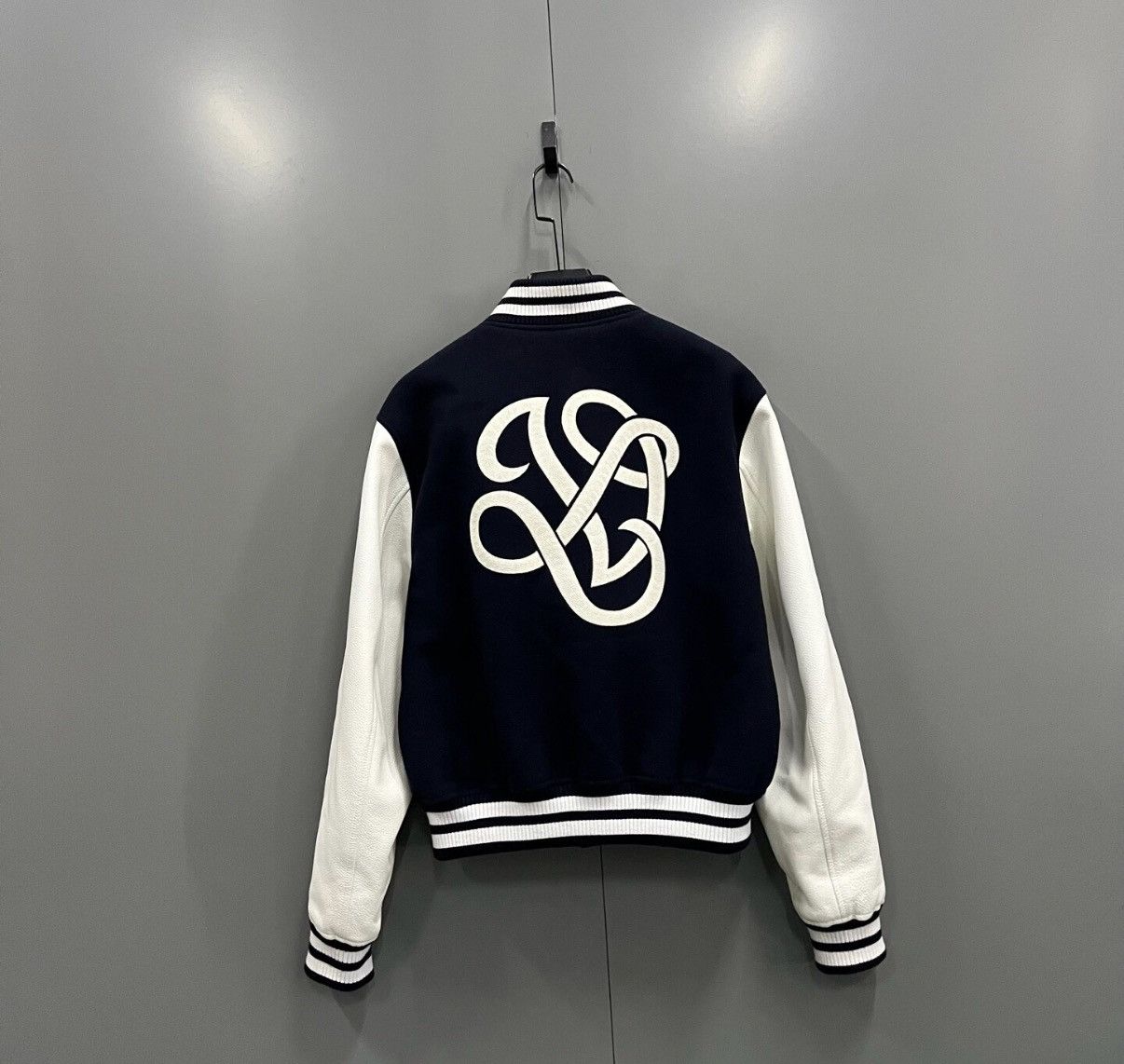 Louis Vuitton Louis Vuitton Nautical Logo Embroidered Baseball Jacket J41 Size US M / EU 48-50 / 2 - 2 Thumbnail