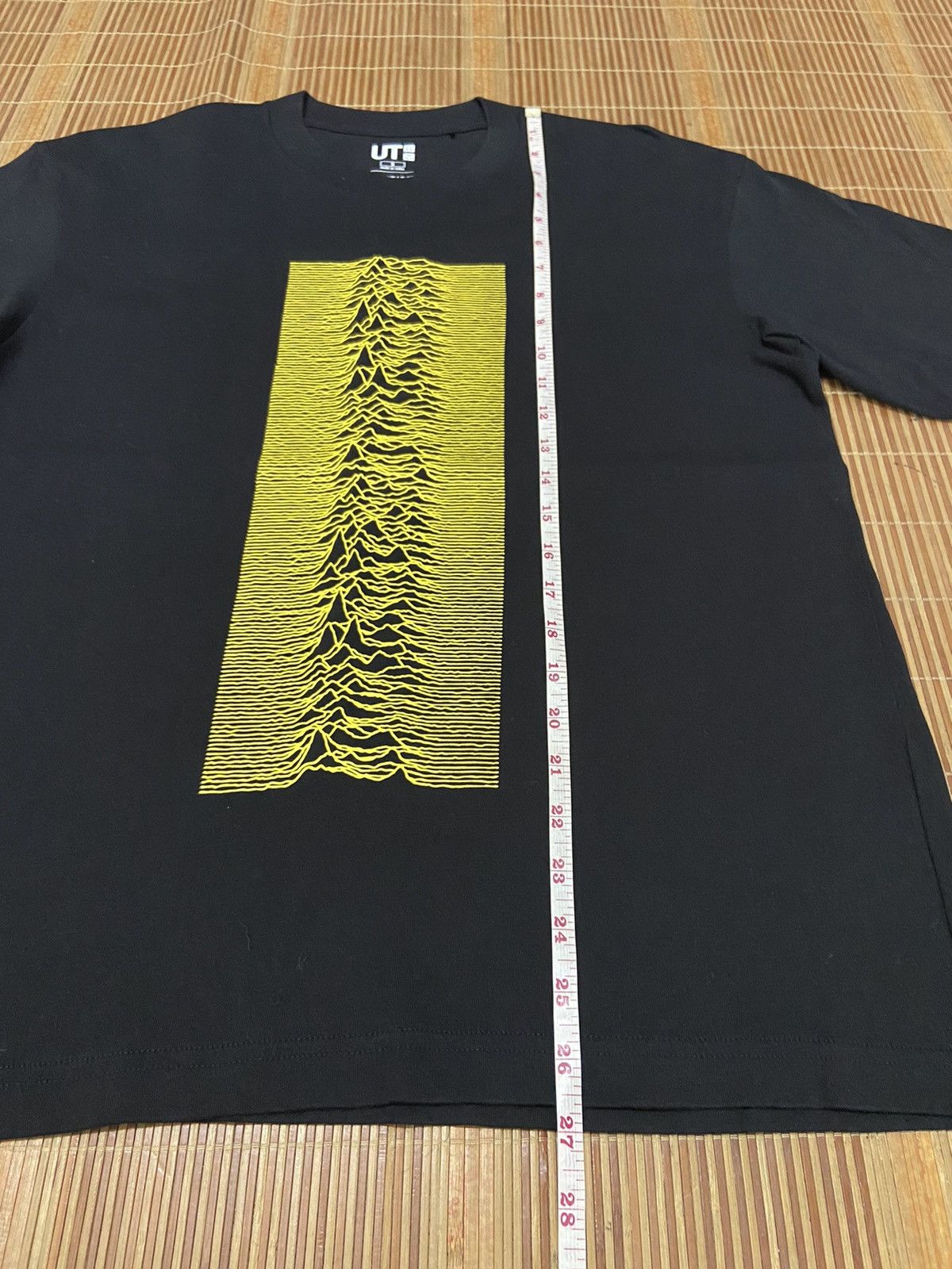 Band Tees × Uniqlo PETER SAVILLE JOY DIVISION TEE Size US S / EU 44-46 / 1 - 8 Thumbnail