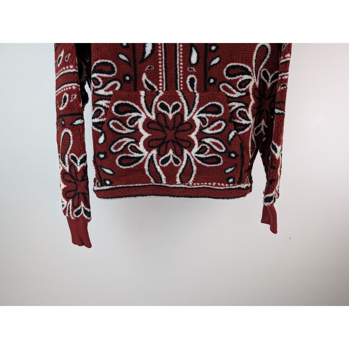 Amiri o1rshd1 Printed Bandana Fleece Hoodie in Red/Black Size US S / EU 44-46 / 1 - 4 Thumbnail