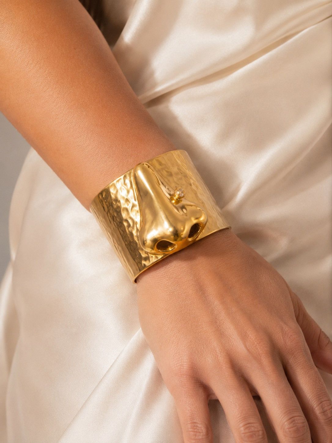 Schiaparelli Schiaparelli Gold Nose Cuff Bracelet Sculptural Statement Size ONE SIZE - 1 Thumbnail
