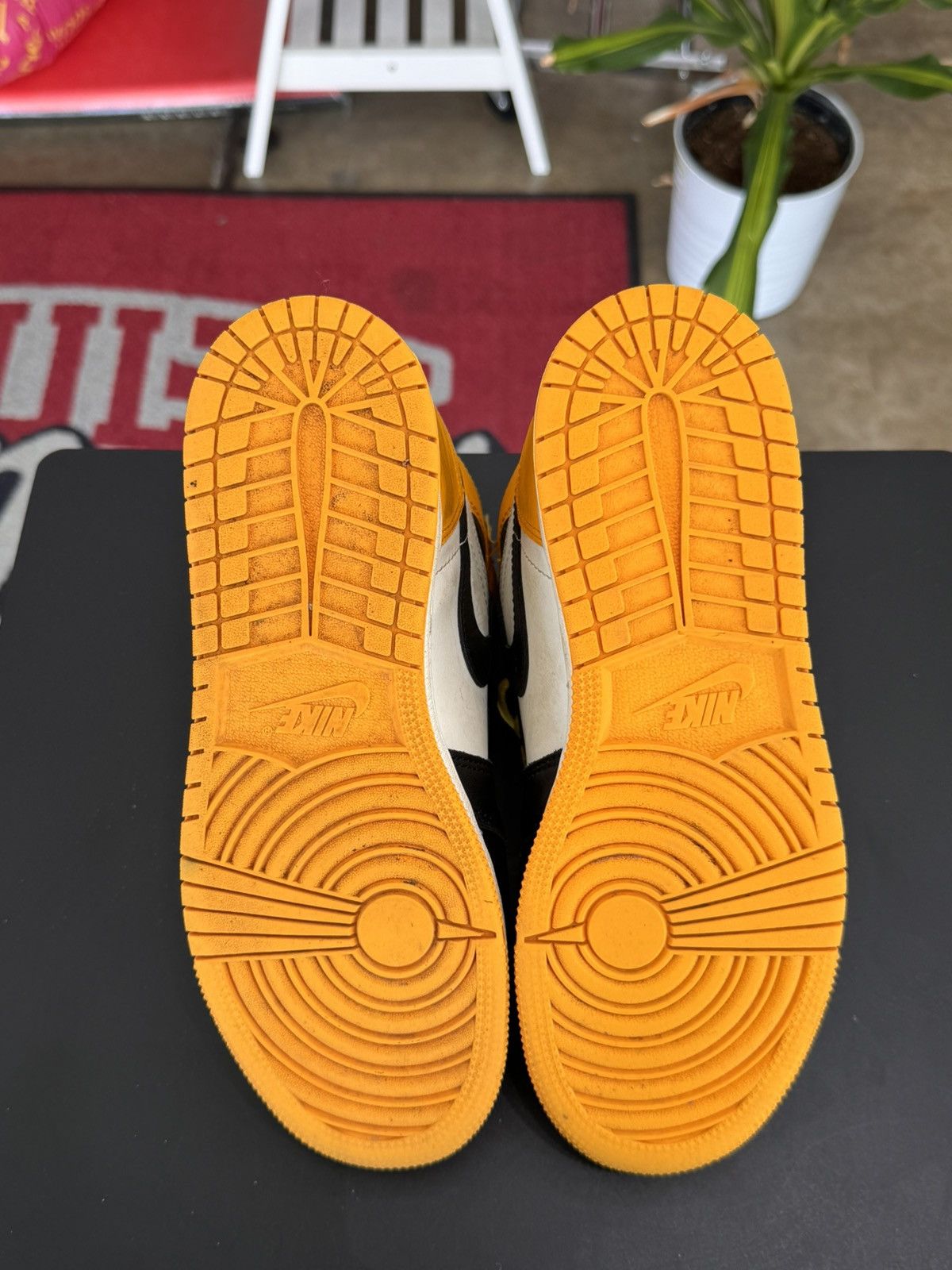 Jordan Brand × Nike Air Jordan 1 Retro High OG Yellow Toe Sz.7Y (2022) Size US 7 / EU 40 - 9 Thumbnail