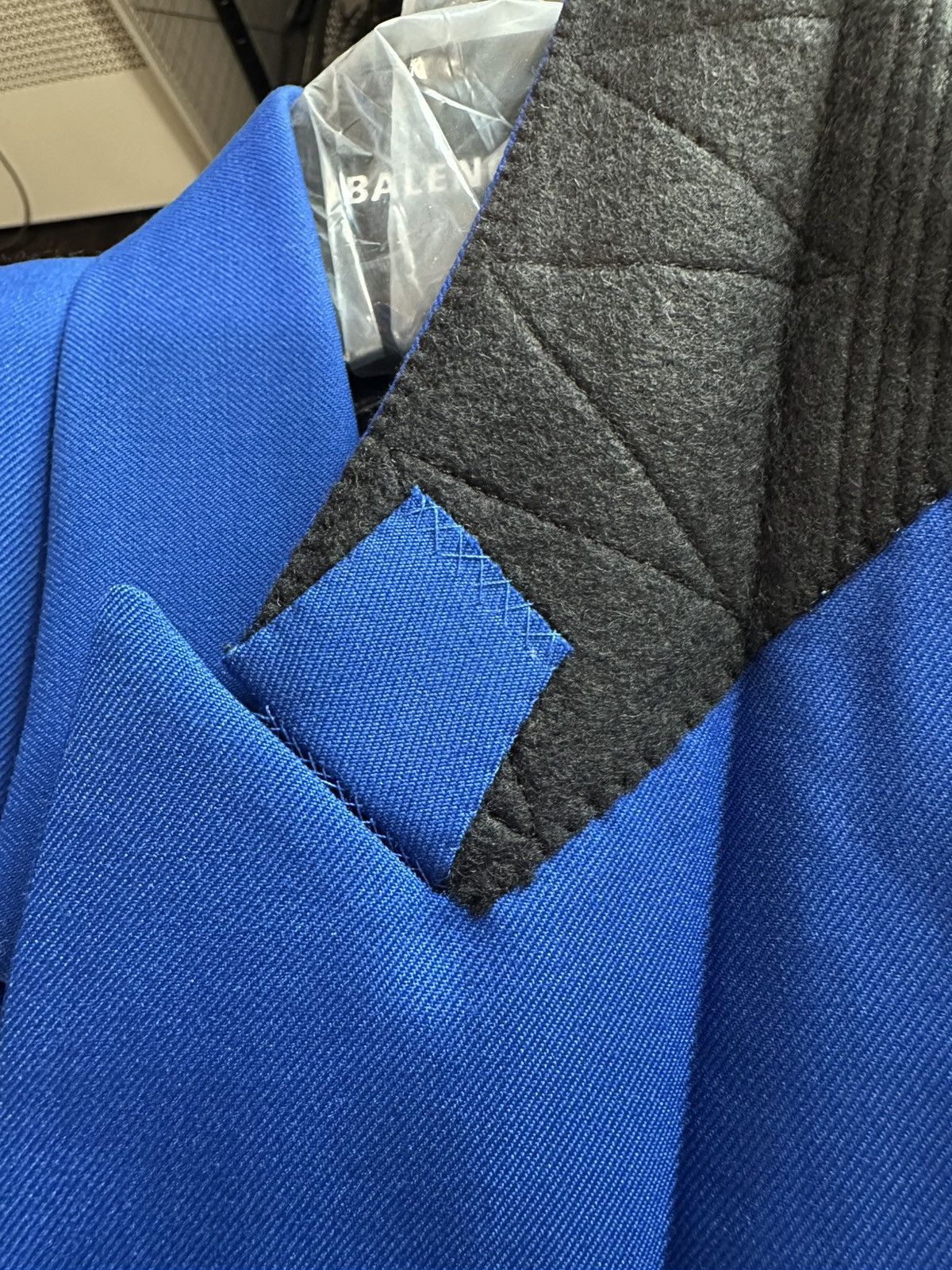 Balenciaga BALENCIAGA S/S 19 Shoulder Coat Size US S / EU 44-46 / 1 - 10 Thumbnail