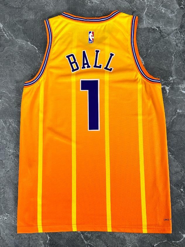 NBA 26 Charlotte Hornets 1 LaMelo Ball Jersey Size US M / EU 48-50 / 2 - 2 Thumbnail