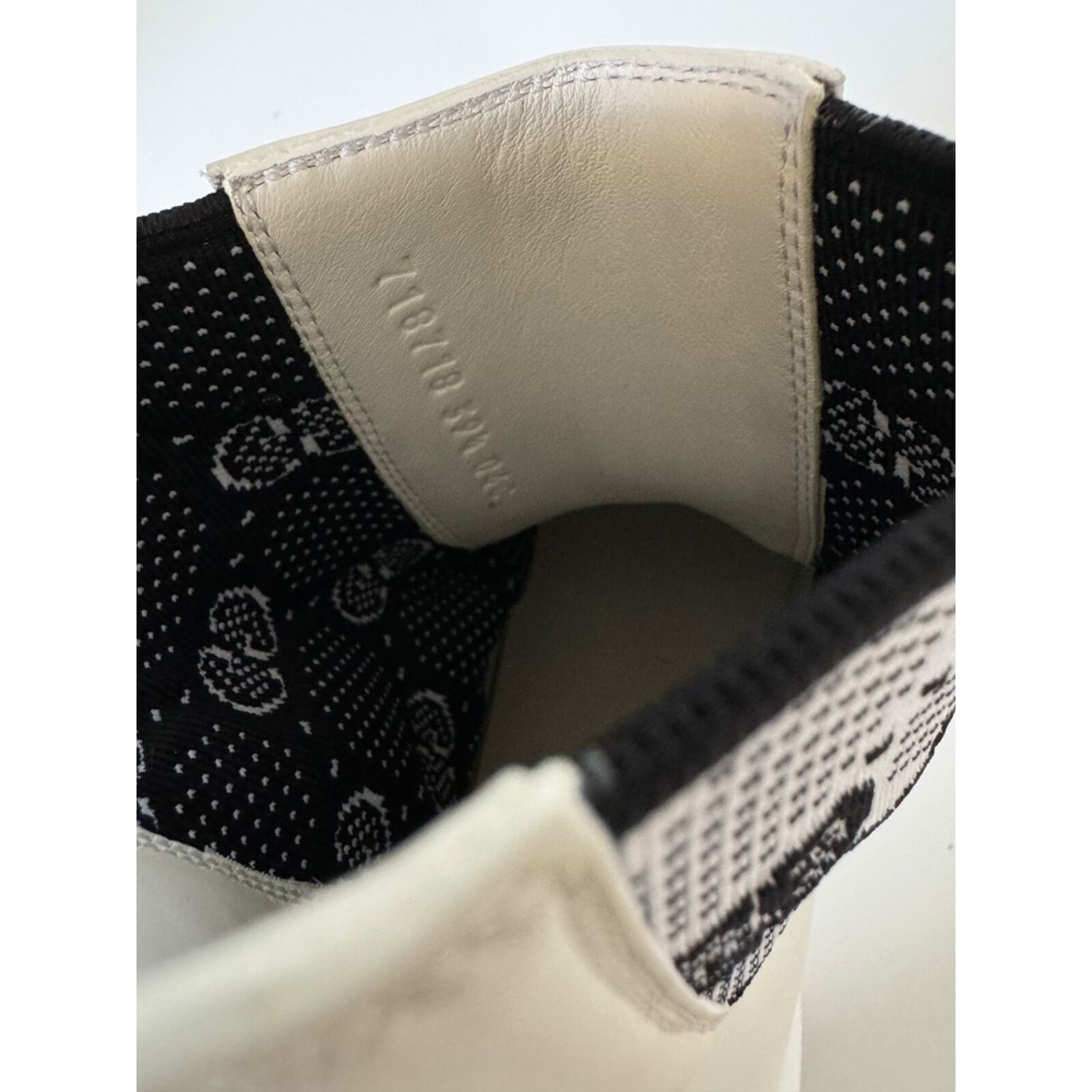 Gucci Gucci GG Dali Leather White Boots 9.5 US (39.5 Euro) 718718 Size US 9.5 / IT 39.5 - 10 Thumbnail